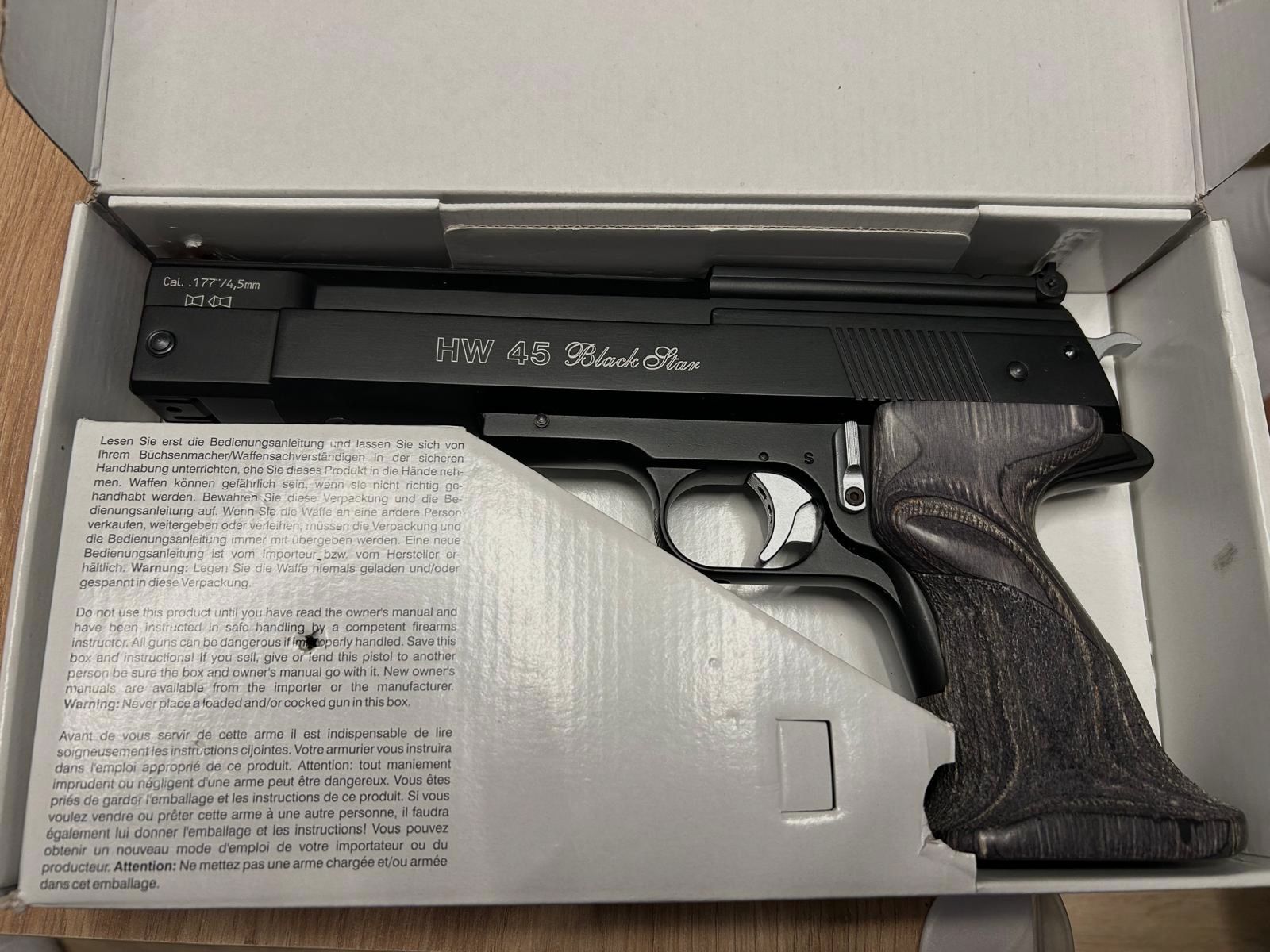 Weihrauch HW 45 Black Star, 4,5 mm, marca F, en muy buen estado