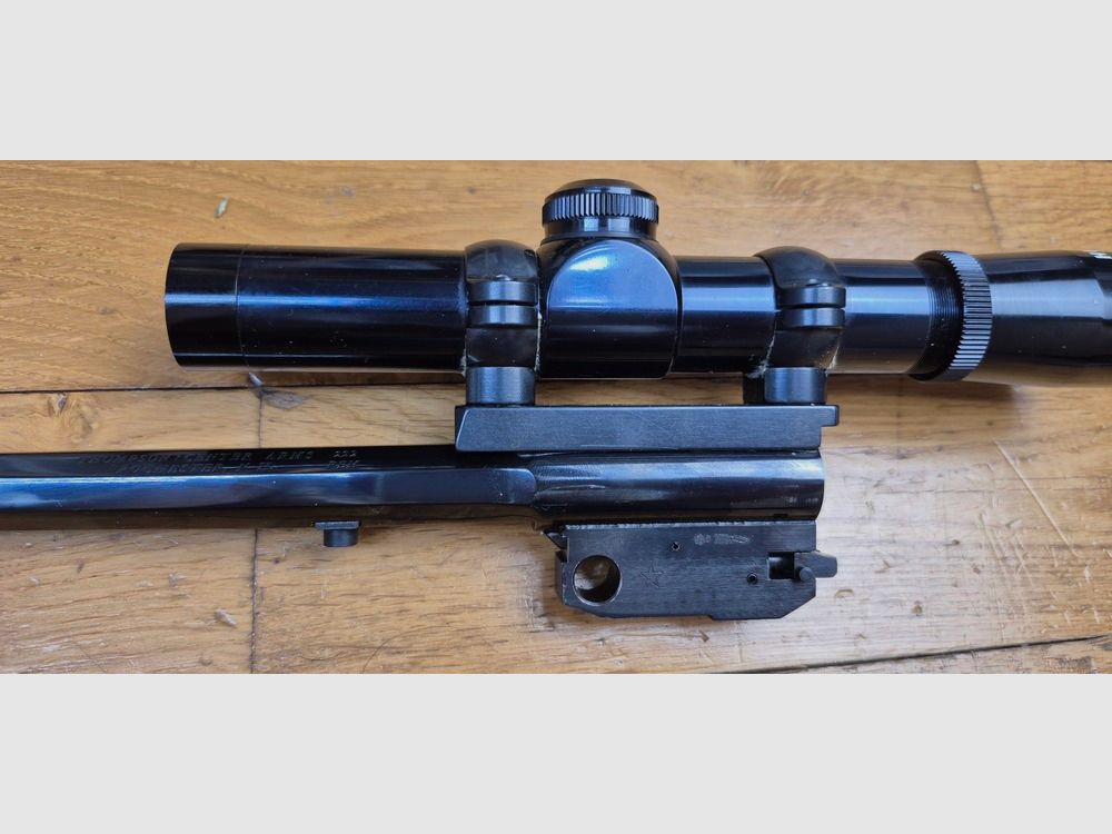Prachtige en zeldzame loop voor Thompson Center Pistol – Model Contender – 10 inch loop – Zeldzaam kal. 222 Rem! – Rochester Arms – Prachtige achthoekige loop met schitterende groeven – Hunter Japan richtkijker 2.5 x 20 in staal – 100% staalmontage Leupold – Originele achtervisier inbegrepen – 100% bluing – Mooi stuk voor training en precisie! – TBE+++, afbeelding 22 van 24