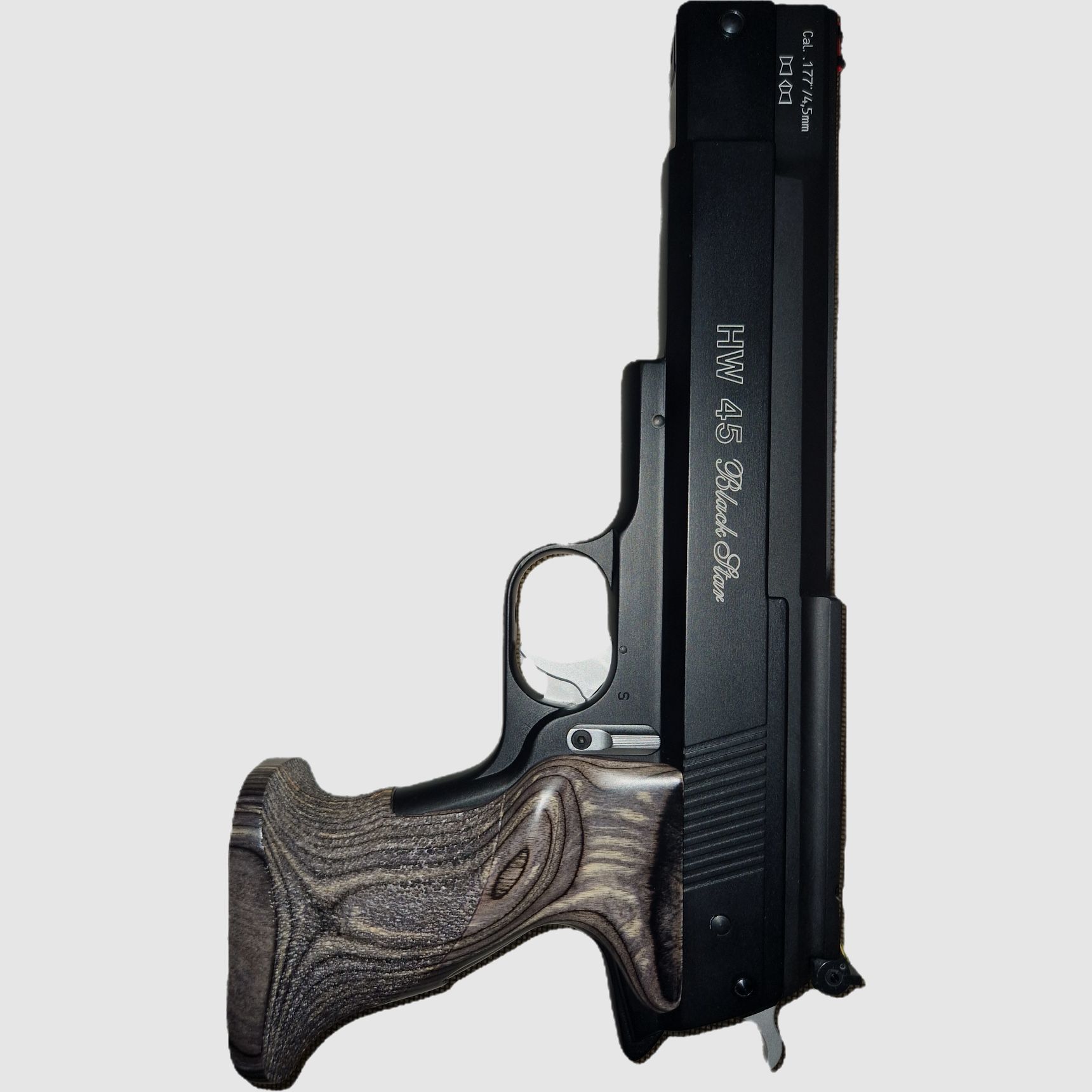 Absolut NEUwertig!!! Weihrauch HW 45 Black Star Pump Luchtpistool Kal. 4,5mm Diabolo zwart extra sterk / Inc. Madbull Pistolenkoffer Deluxe