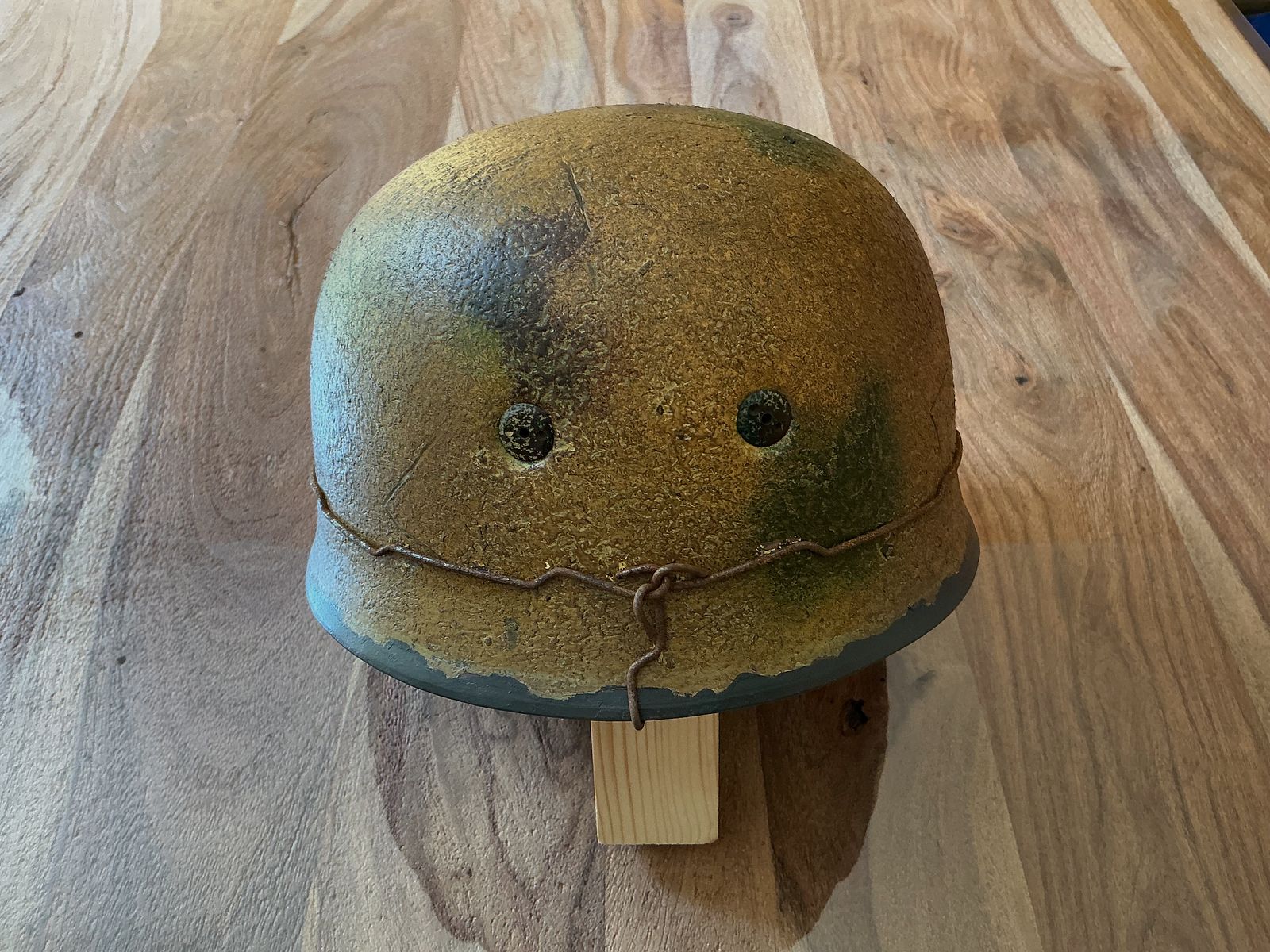 Deutscher Fallschirmjäger - Helm M38 im Camo - Finish 1944 Rauhtarn 