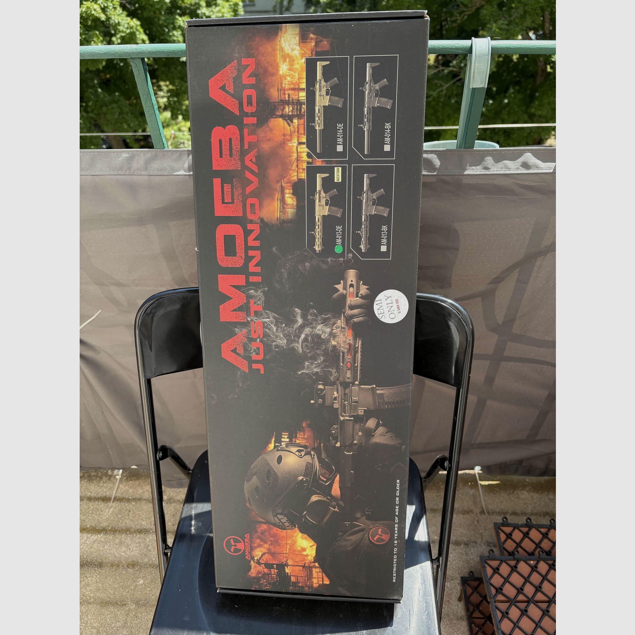 Amoeba M4 ARES S-AEG w tym 5 magazynów Mid Cap i 2 magazynów High Cap