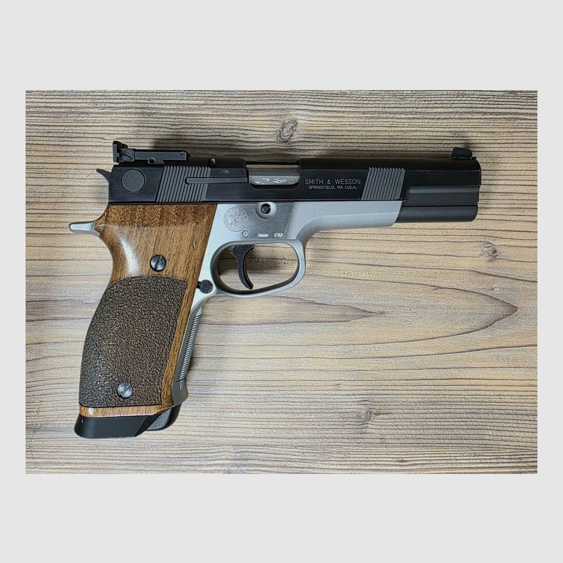 Smith & Wesson Target Champion