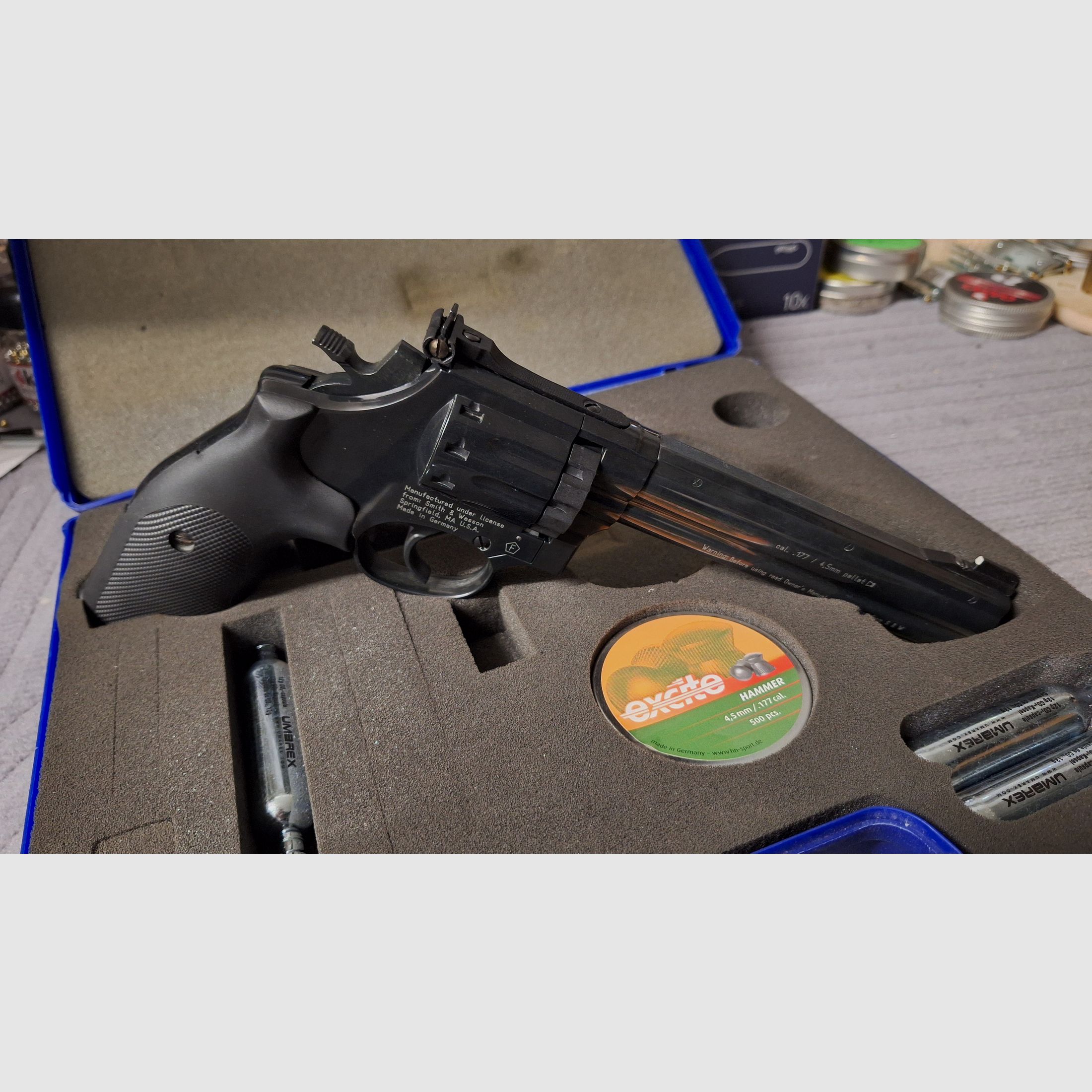 Smith & Wesson 586 - 6 pollici brunito 4.5mm Diabolo