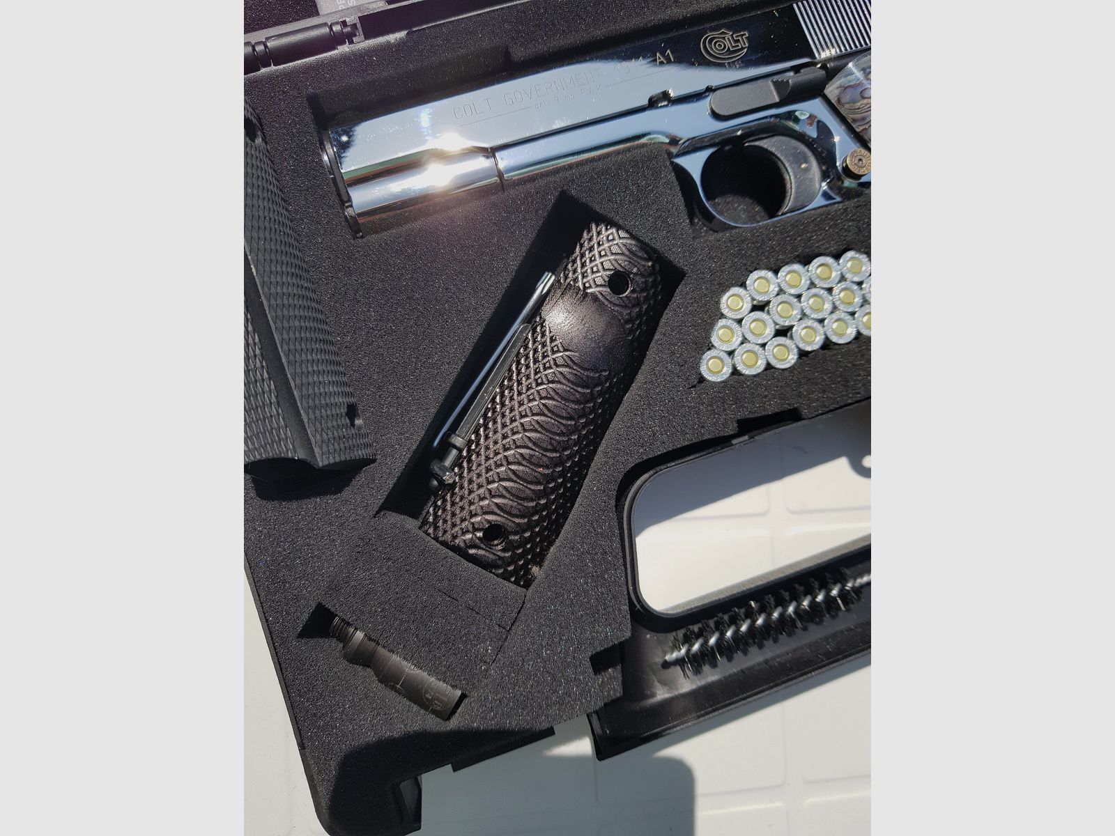 Colt 1911 Chrom, neu, unbeschossen, lange Federführung, Sammlerstück.