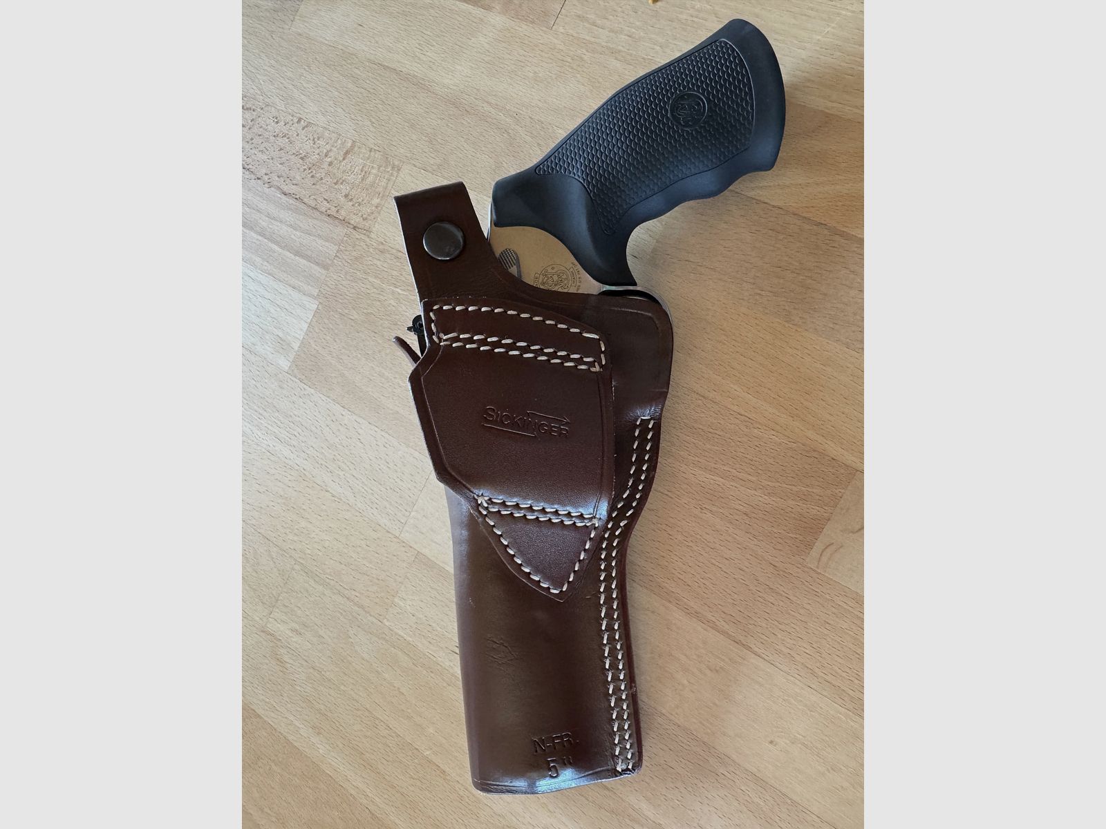 Smith & Wesson 629 Classic, 5"-Lauf. Sehr neuwertig