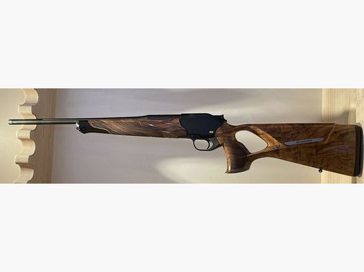 BLASER R8 SUCCESS (HOLZKLASSE 4)