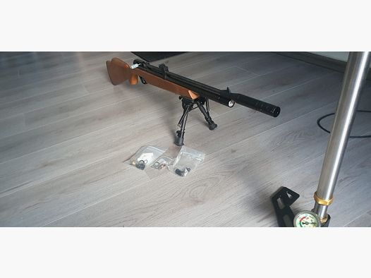 Diana Stormrider 4.5mm with hand pump and built-in bipod