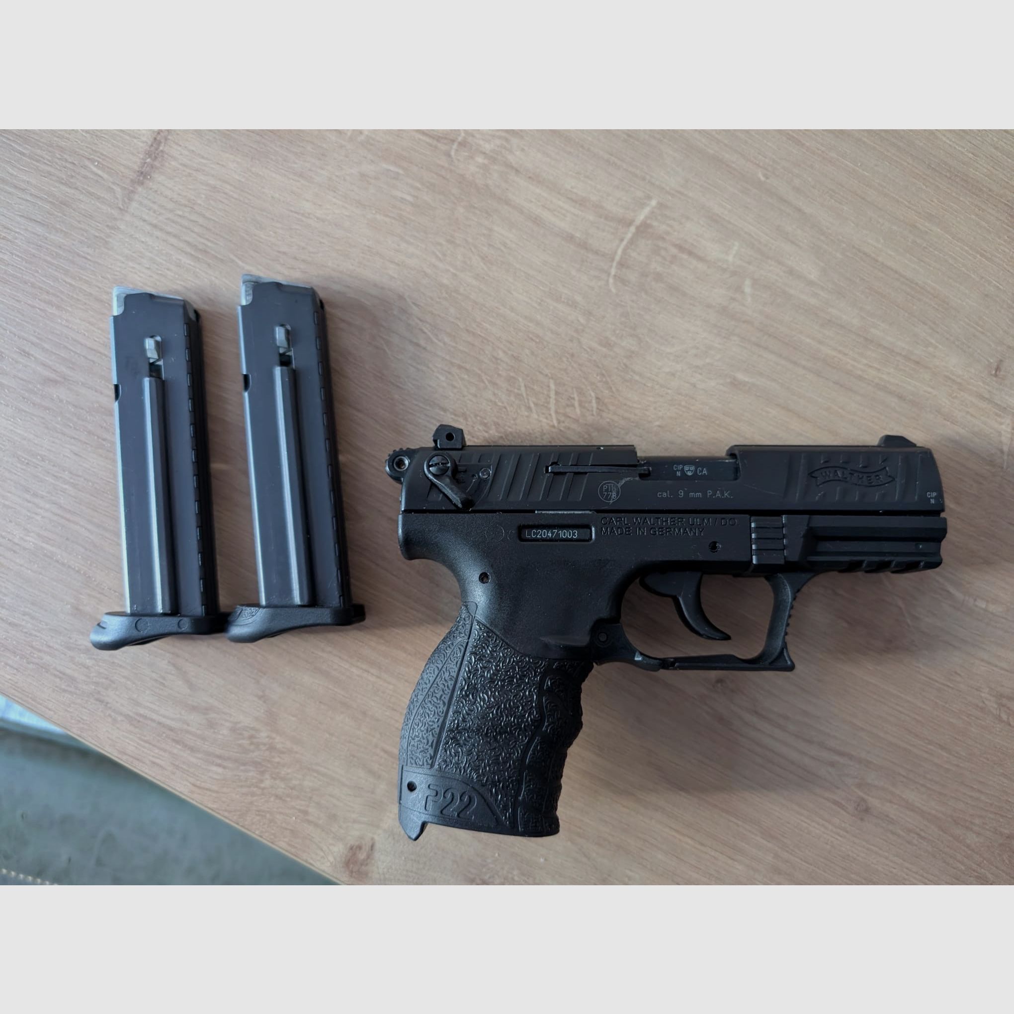 Walther P22 Q Schreckschuss PAK  inkl. Ersatzmagazin / black/ Top Zustand