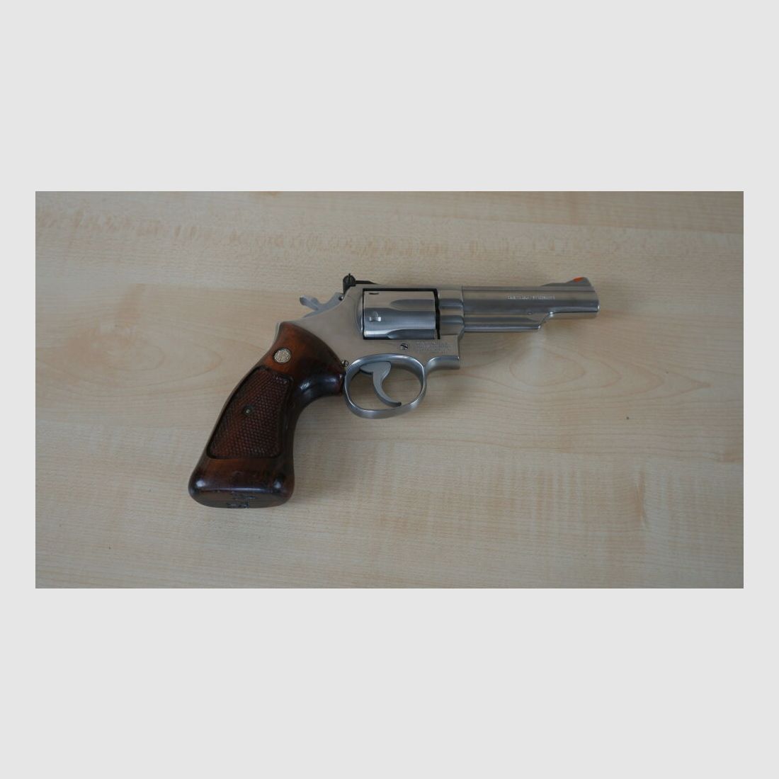 Smith & Wesson	 66 - 1