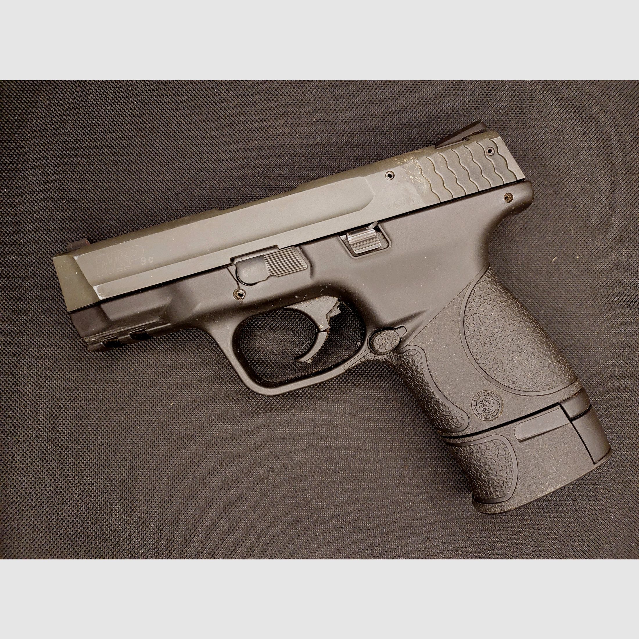 Smith & Wesson M&P 9C 9mm P.A.K. schwarz (PTB 984) mit 2 Magazinen (1 x verl.)