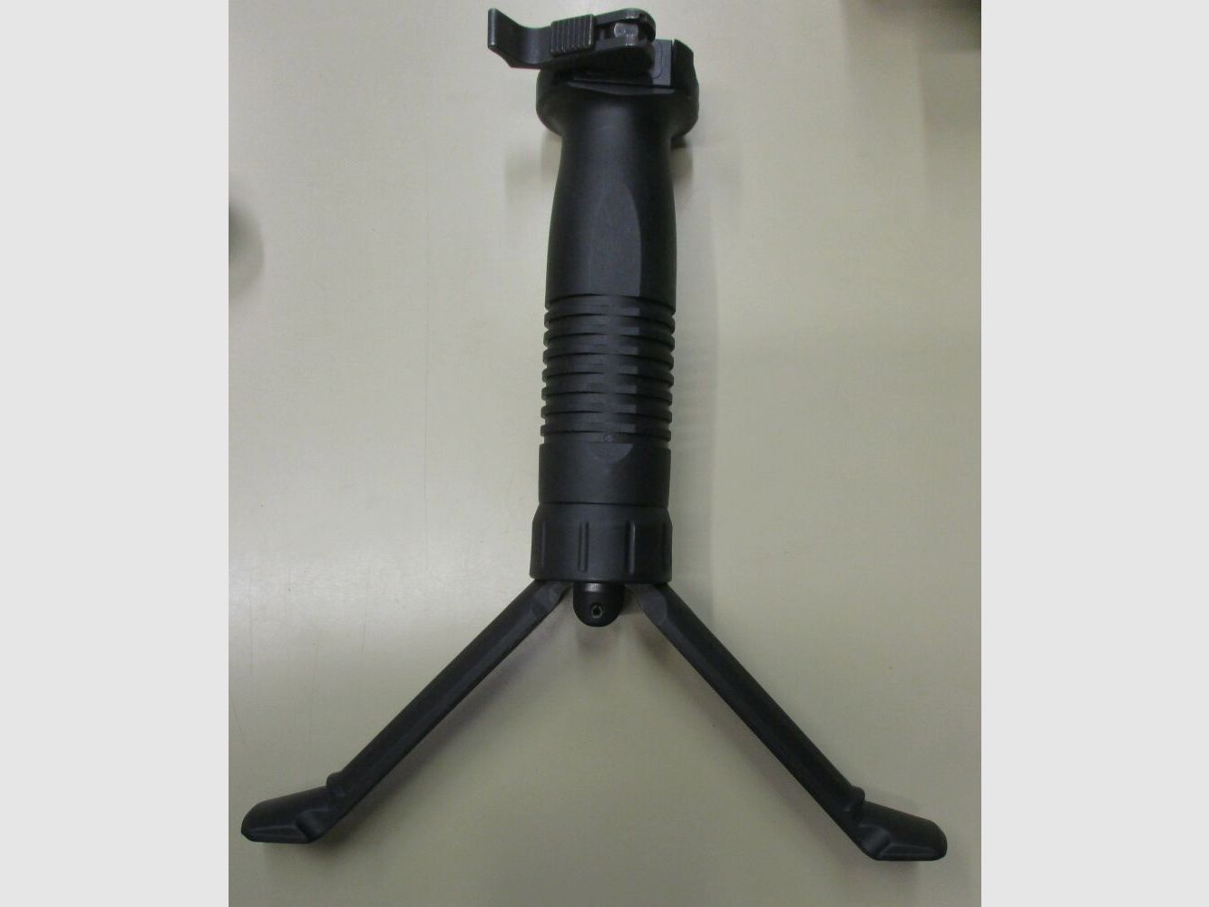 B&T Vordergriff mit Zweibein	 Unigrip QD