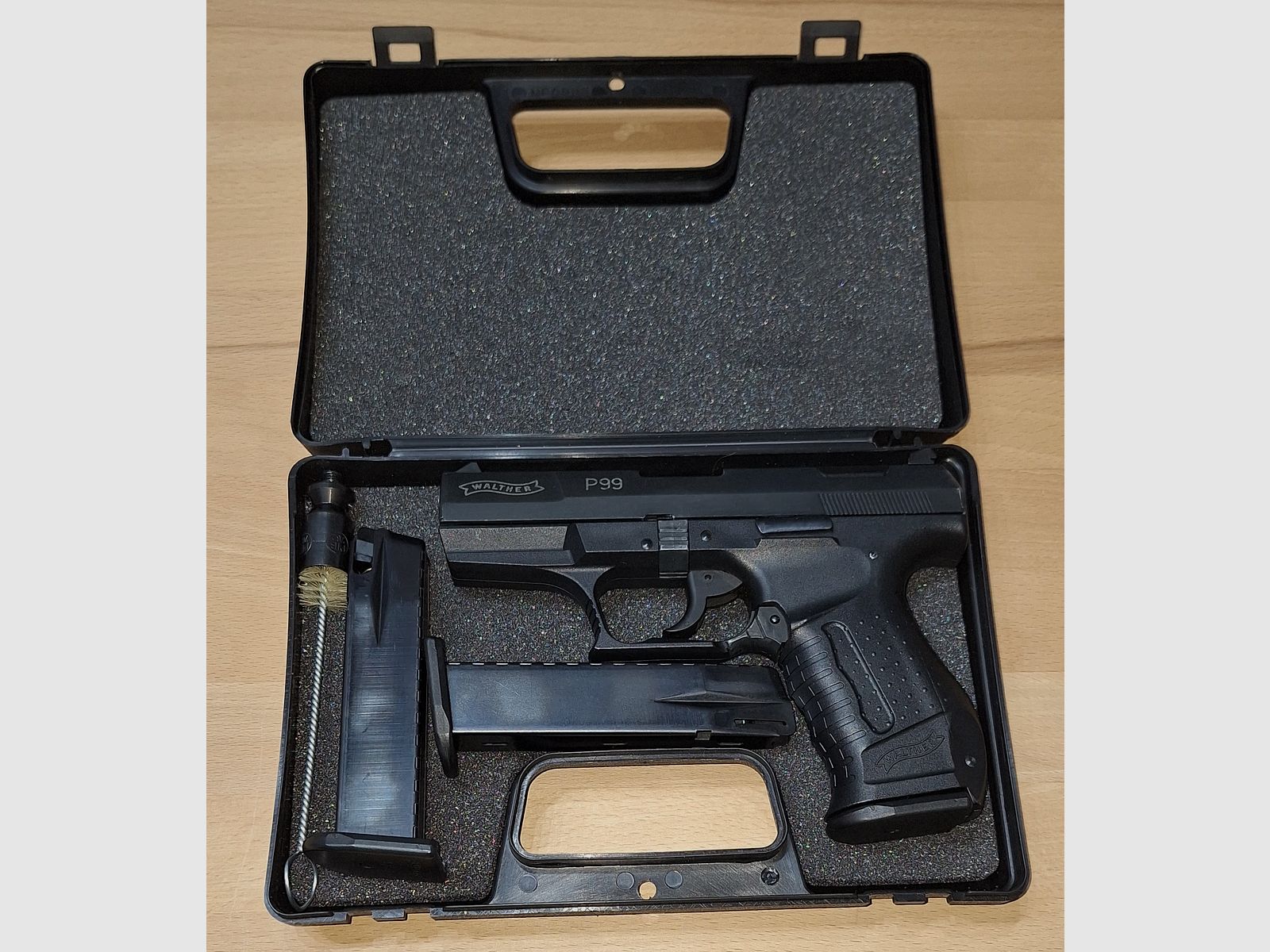 Walther P99 Schreckschuss PAK 9mm + 2 Magazine