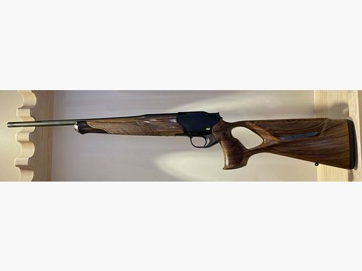 BLASER R8 SUKCES