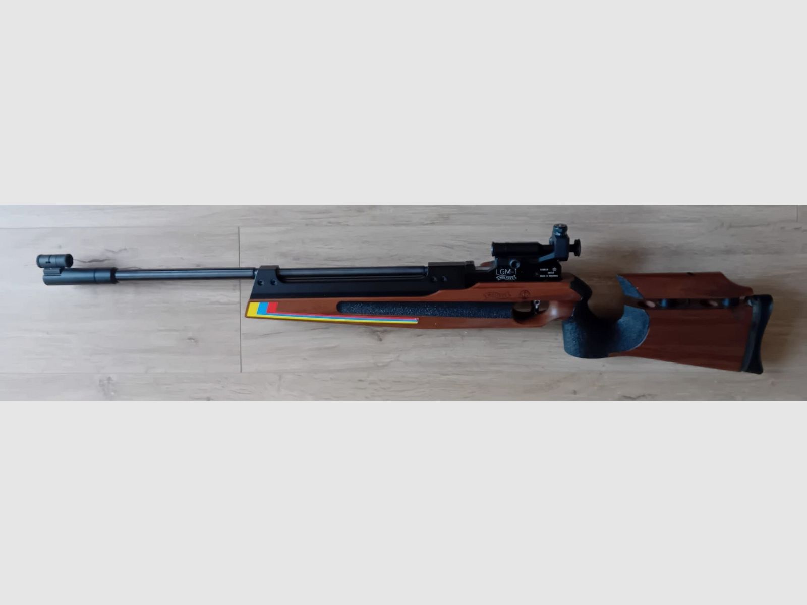 Karabinek pneumatyczny Walther LGM 1   Prawy - Lewy - Kolba 