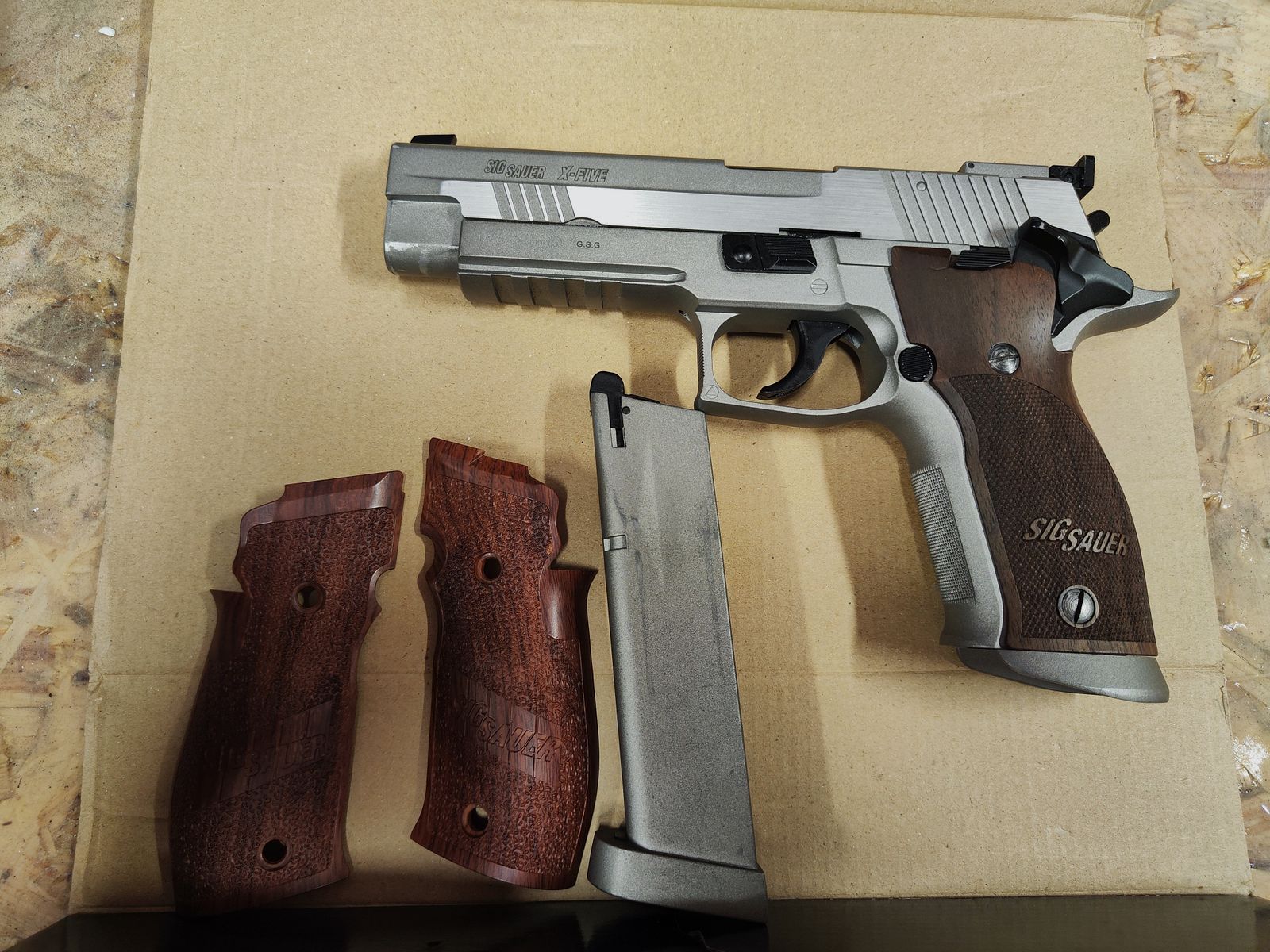 Sig Sauer P226 X-Five acciaio 4,5mm BB CO2 legno vero