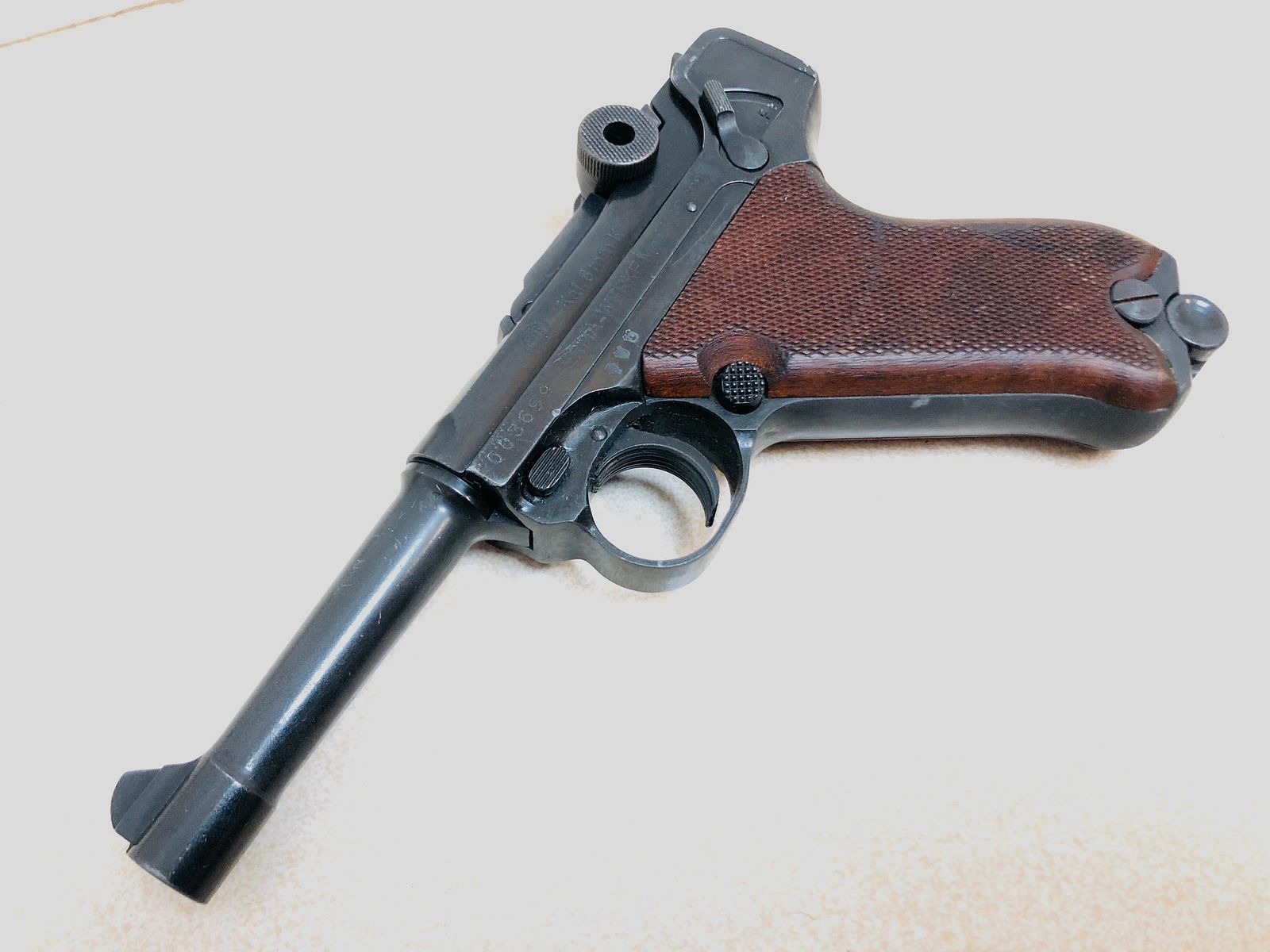 ••• Erma KGP 690 / pistola de fogueo / 8mm Knall / PTB 209 •••