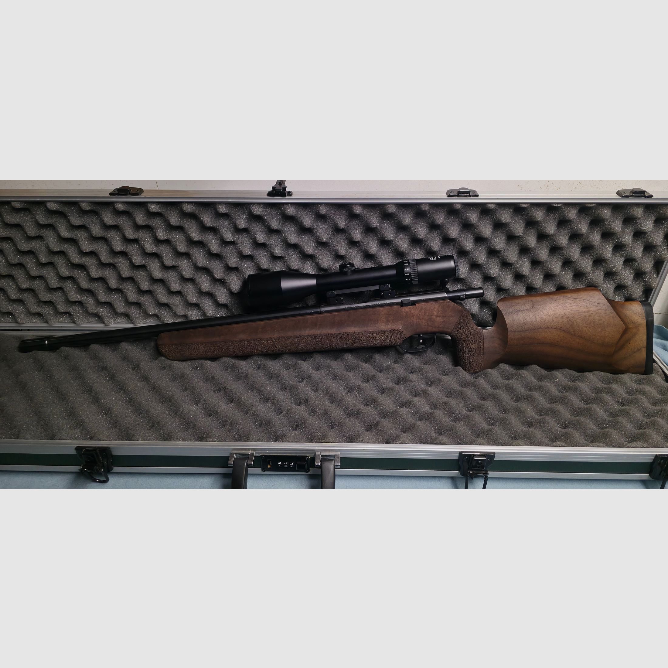 KRICO Modell 400 Kaliber .22 Hornet mit Schmidt&Bender 3-12x50