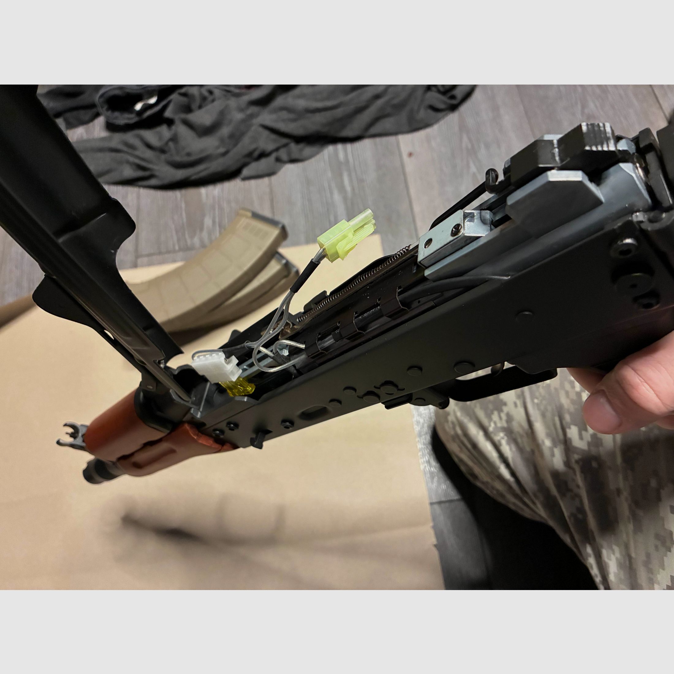 APS AKS74U Airsoft S-AEG 1,4J – OVP + 3 Mid-Caps + Extras