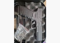 Glock 17 Co2 pistol caliber 4.5 mm steel BB / Diabolo blowback