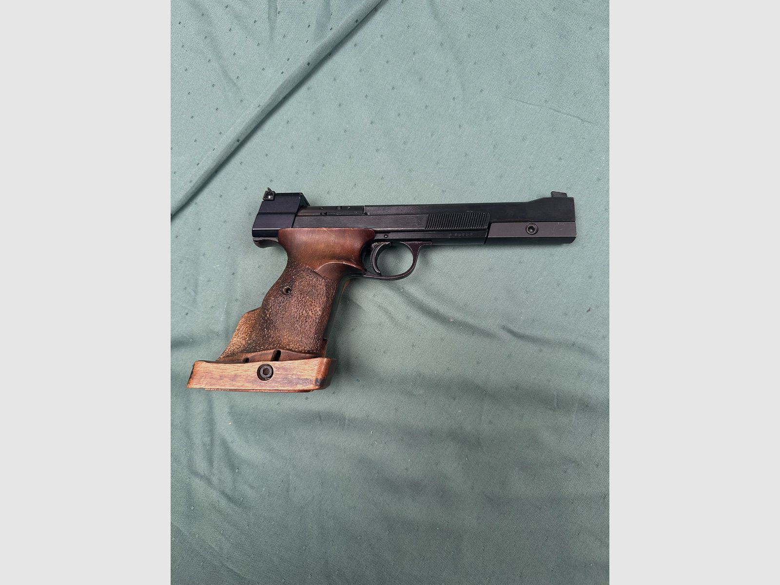 Hämmerli 215, calibre 22lr. avec 2 poids et 3 magazines, image 5 sur 6