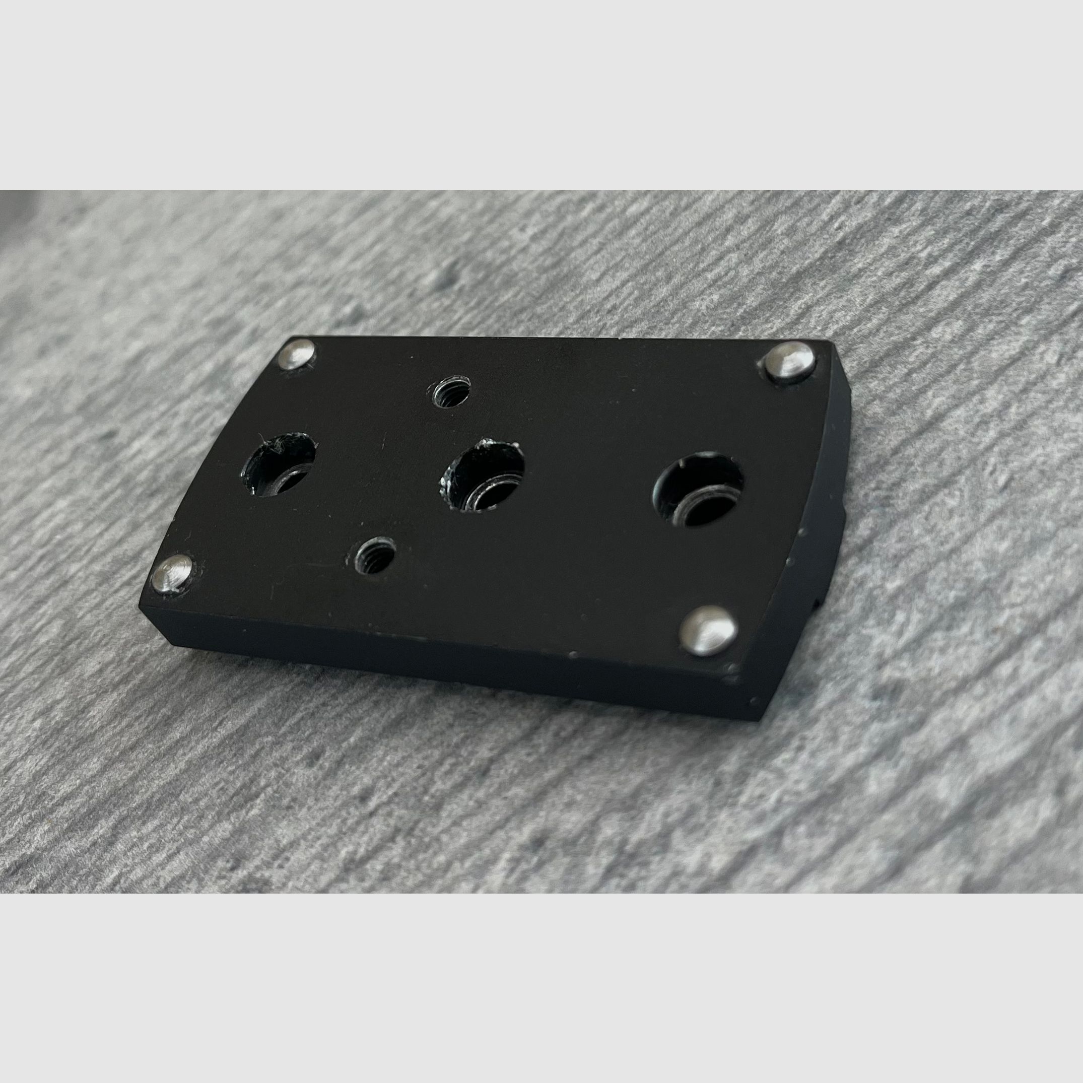 Exhibitor Docter-Sight adapter plate for Smith & Wesson revolver with 3 holes / U202511