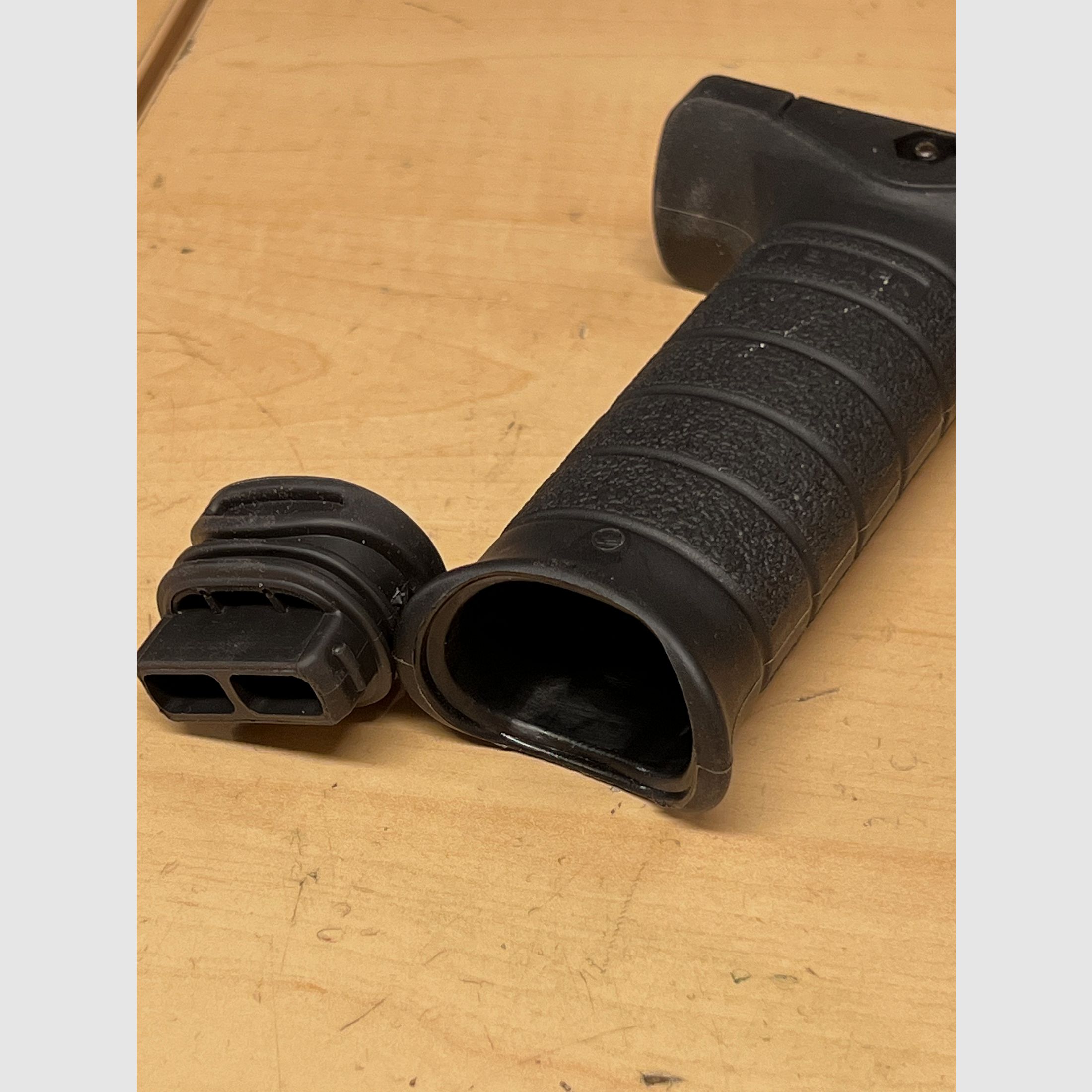 Vertical front grip for Airsoft long, in black