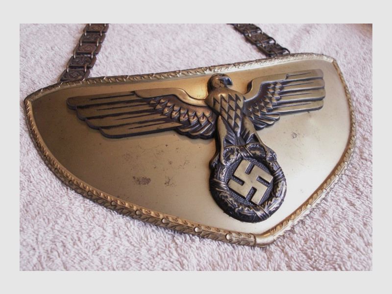 Originele gorget NSDAP uit Wk2