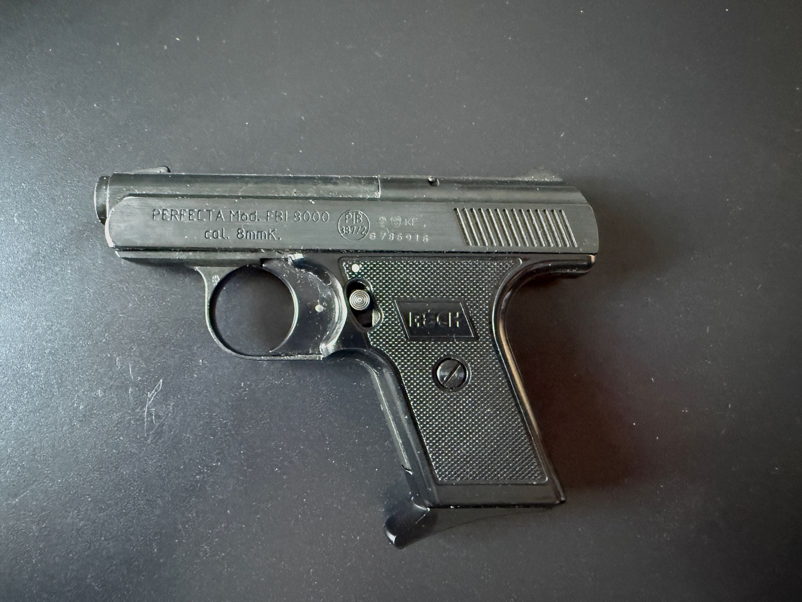 UMAREX Perfecta Mod. FBI 8000 Cal. 8mmK. Fabriqué en Allemagne