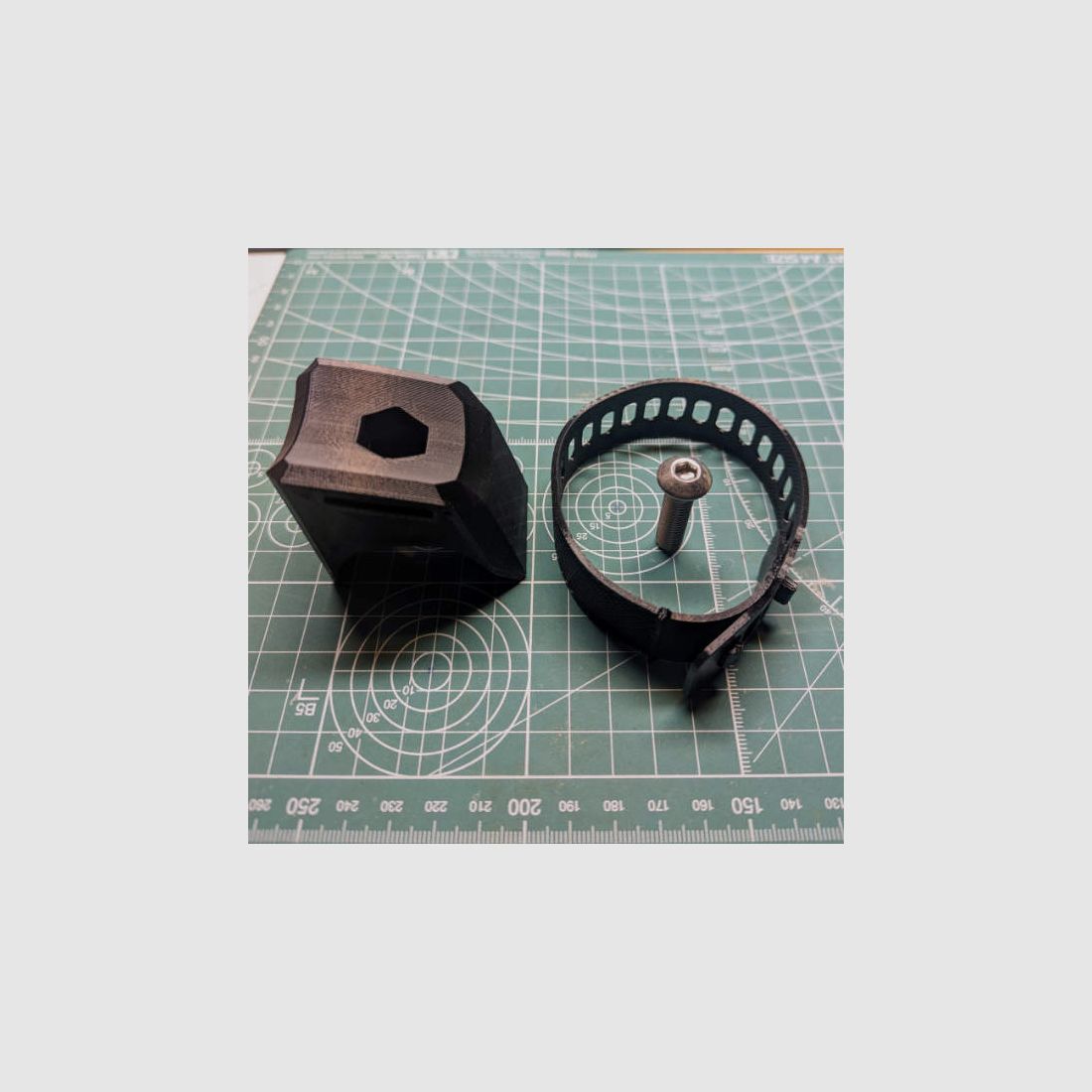Rifle holder for Suzuki Jimny from model year 2018