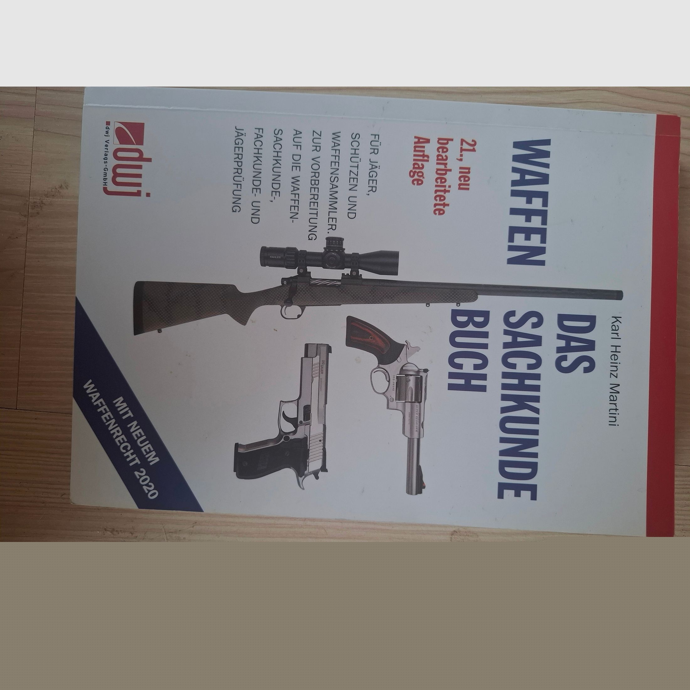 Konvolut aus verschiedenen Waffenbüchern