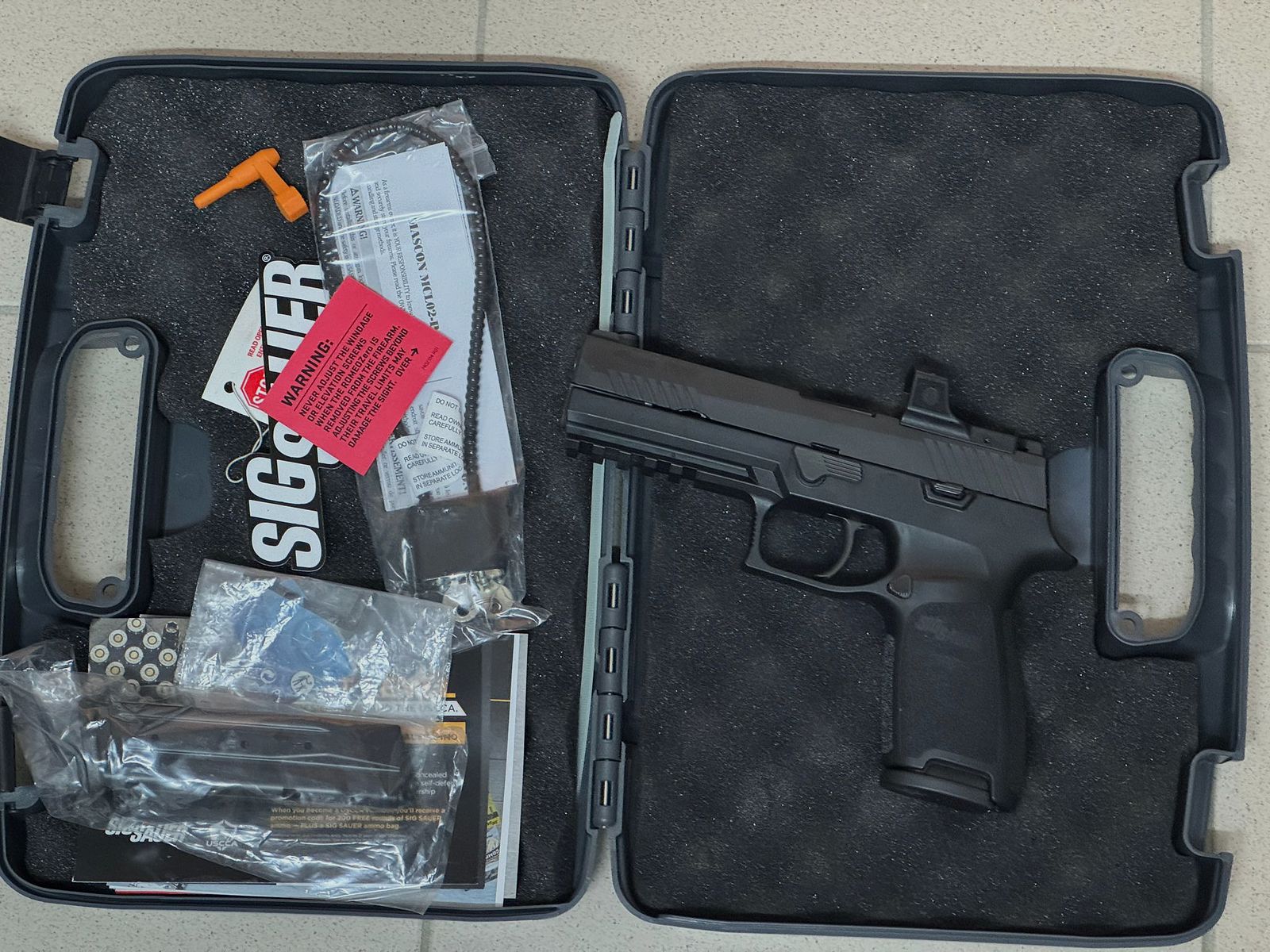 Sig Sauer P320 con Romeo Zero plus