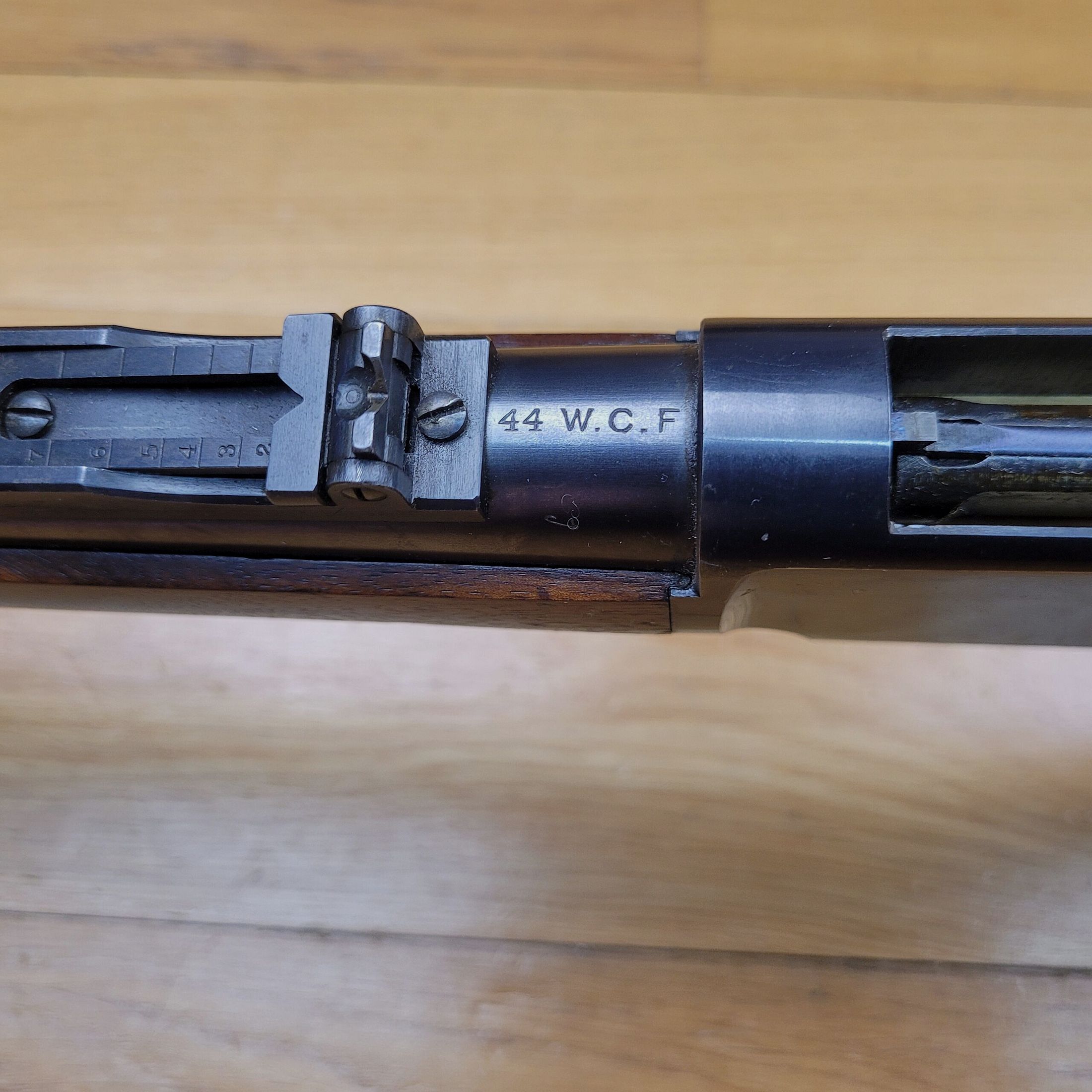 Prachtig en zeer zeldzaam Winchester 1873 "Musket" geweer – minder dan 5% van de totale productie – kaliber 44 WCF/44-40 – Vuurwapen uit 1903 – Uitzonderlijk vuurwapen in museumstaat, afbeelding 23 van 34