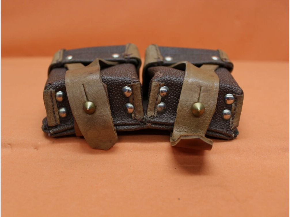 SURPLUS URSS Mosin-Nagant : Sac à munitions URSS en matériau composite marron / cuir pour cadre de chargeur (SURPLUS comme neuf)