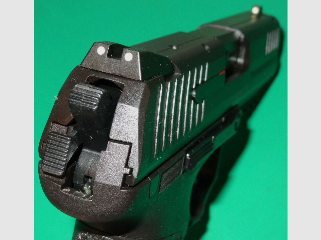 Pistolet Heckler & Koch P30-V3, oksydowany w kalibrze 9x19 (9mm Para) w tym akcesoria