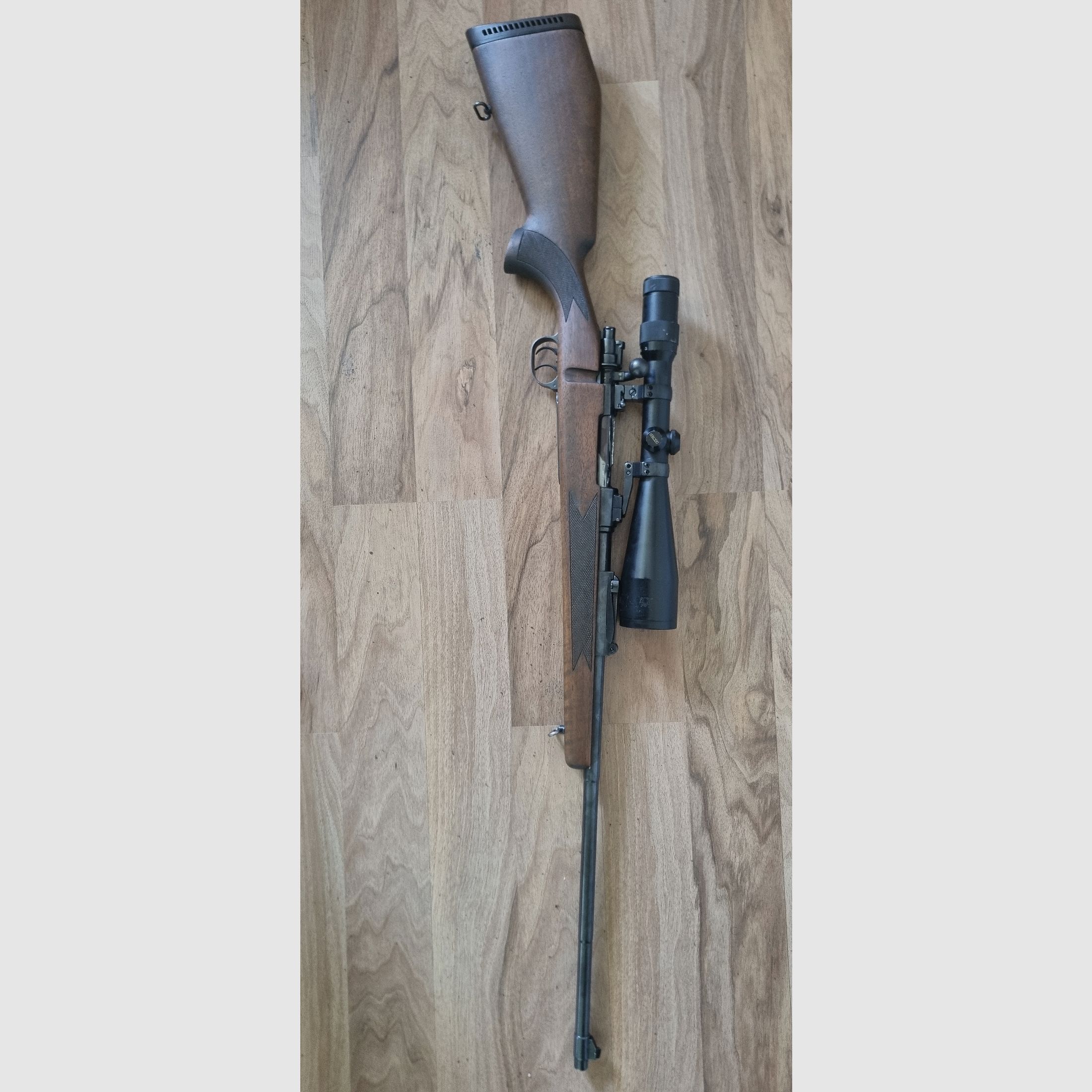 Voere Kufstein Mod. 98 met Docter Optiek VZF 3-12 x 56 M