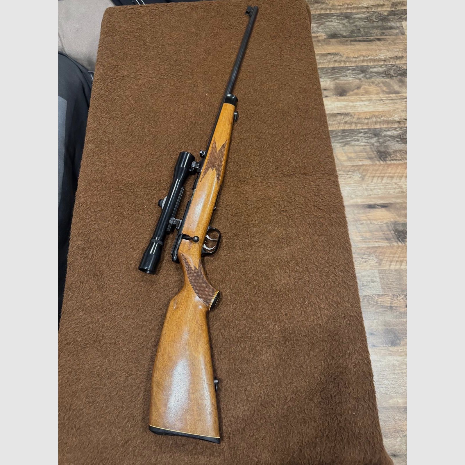 Krico .22lr Répétiteur avec lunette - bien entretenu