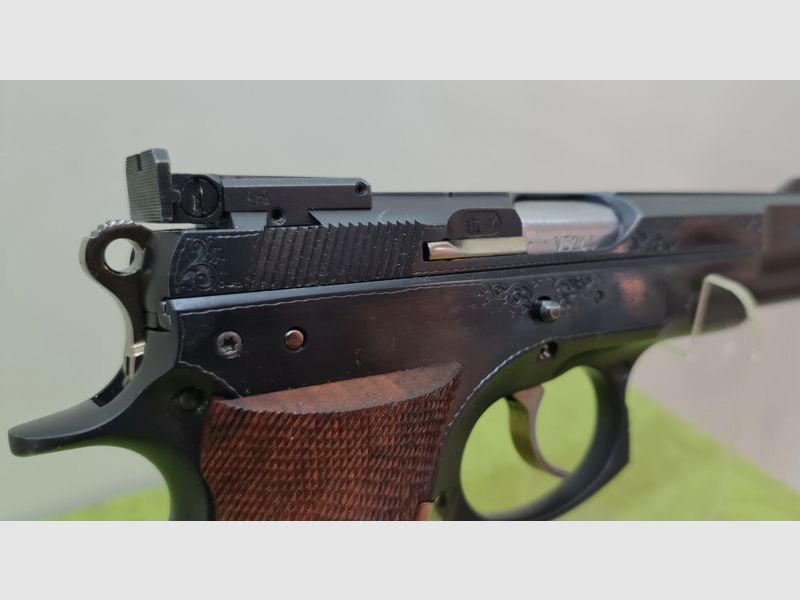 CZ 75 LUXUS in 9mm Luger sehr selten top top