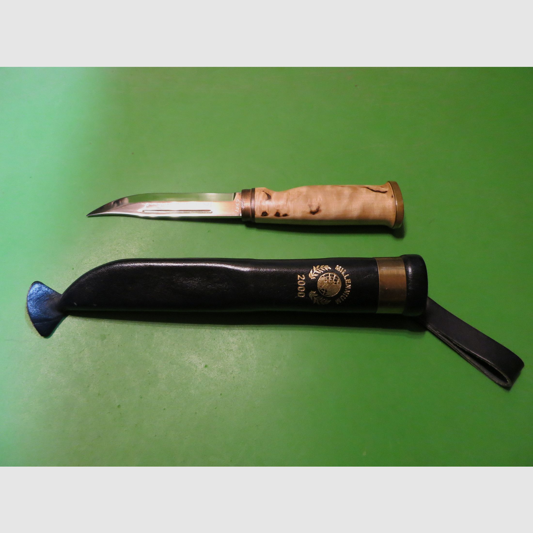 Marttiini herdenkingsmillennium “2000”, jachtmes in Lapse stijl, jaarmes-