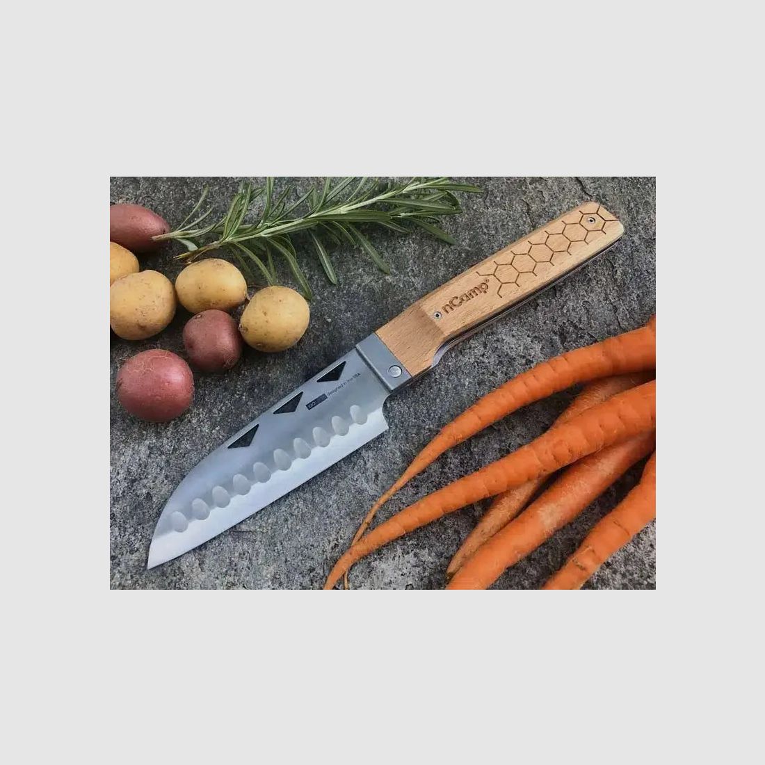 nCamp Premium Santoku-Messer für die Zubereitung von Speisen (9cr18Mov Klinge/Buchengriff) mit Nylon