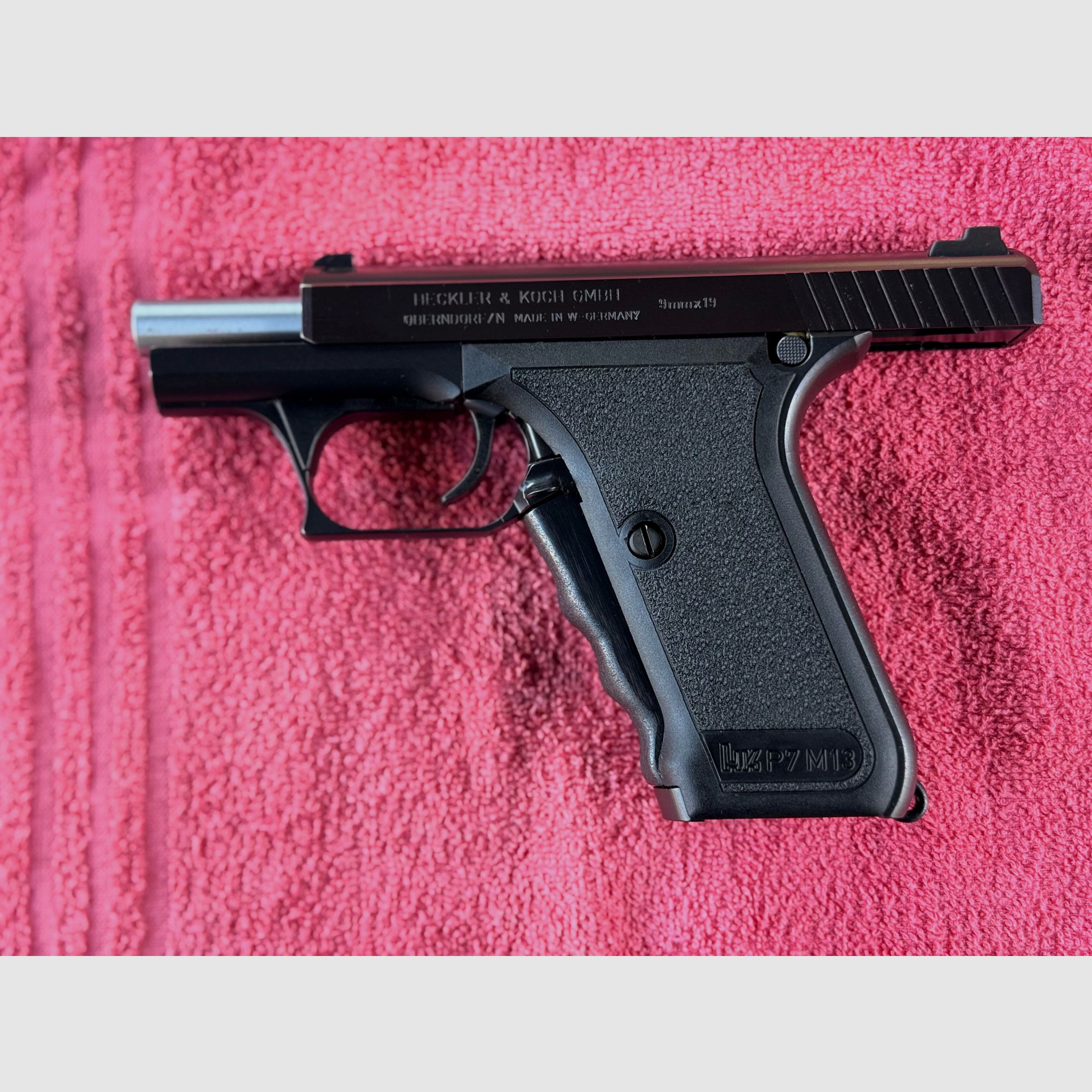 Heckler & Koch P7 M13, image 8 of 11