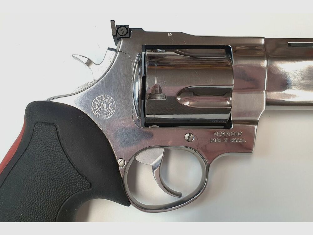 Revolver Taurus RAGING BULL en calibre .454 Casull nickelé 6,5" canon