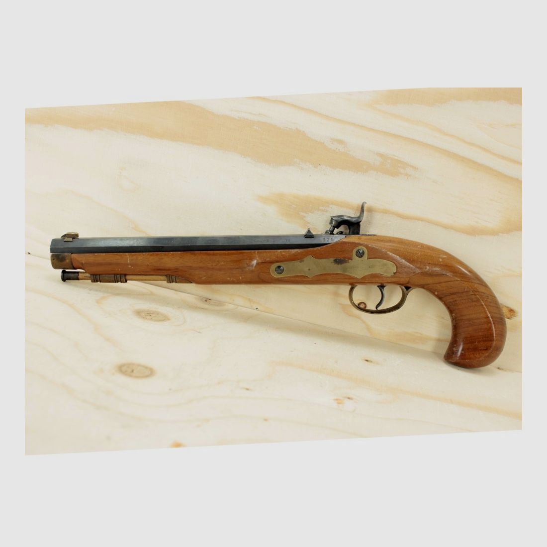 Pistolet à poudre noire ADLER cal. .45, image 2 sur 3