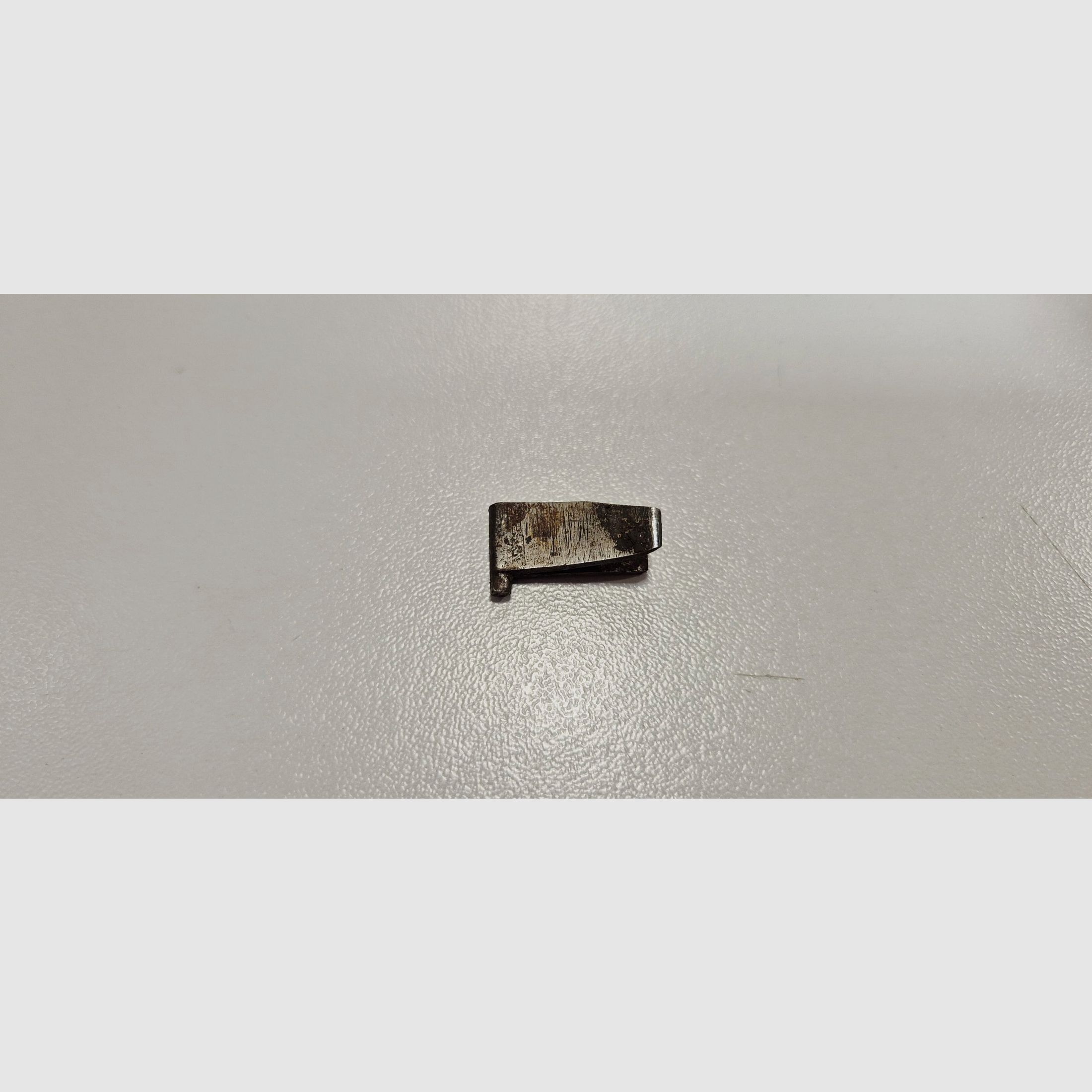 RESSORT CLEF FUSIL HAMMERLESS, image 1 sur 4