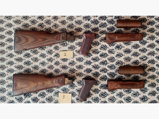 2 Komplette Holz Laminat Festschaft Sets inkl. Bakelit Griff, Schaft und Handschutz /  AKM und AK74 / mittelbar auch  NEDI SDM Type 56 möglich
