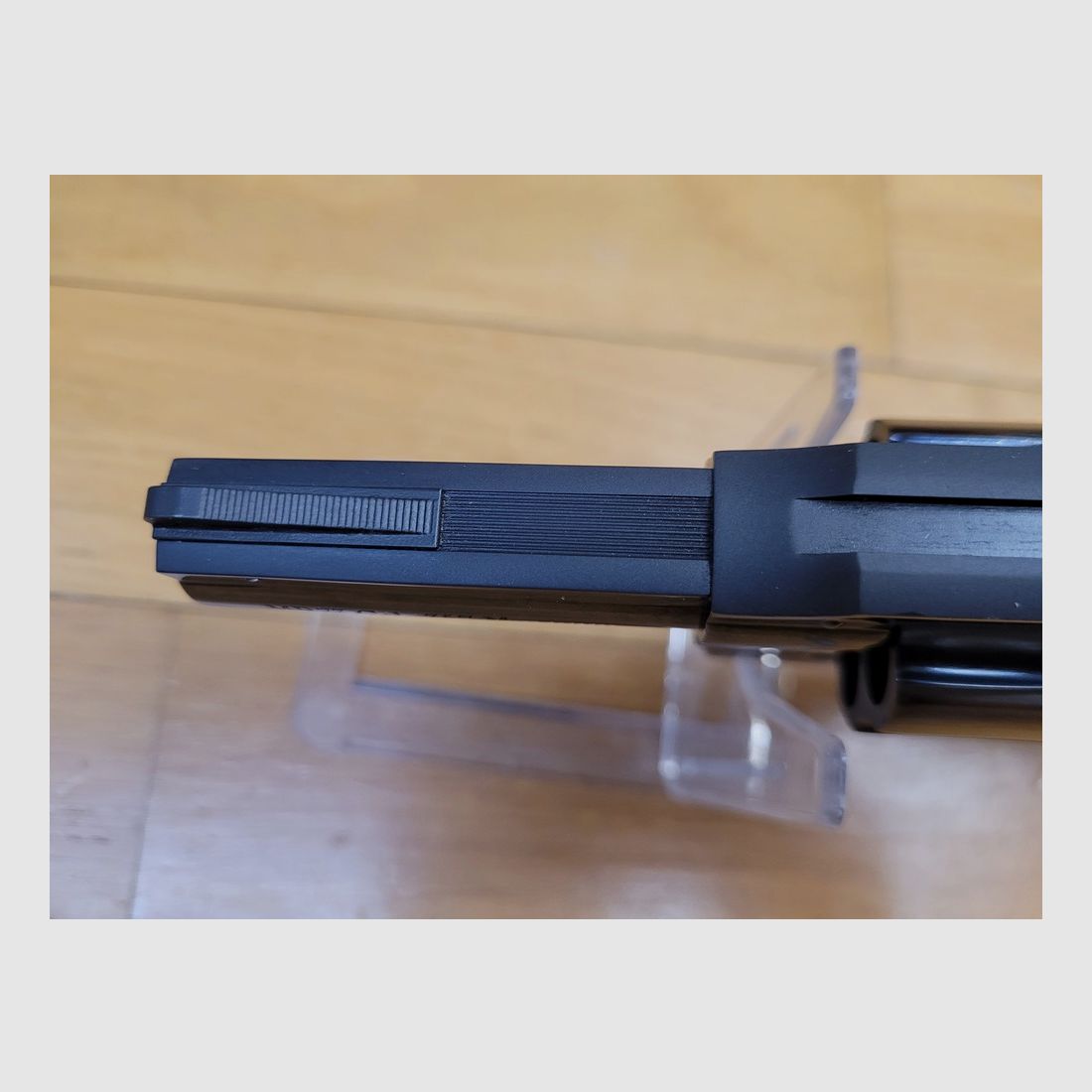Wunderschöner und Sammler Revolver MR73 Police – .357 Mag – Herstellung Manurhin von 1973! – 3 Zoll Lauf im neuwertigen Zustand – Originale Hausgriffschalen – Mechanischer und ästhetischer Zustand hervorragend – In seiner Originalbox mit Anleitung – Top Sammler im neuwertigen Zustand!, Bild 17 von 23