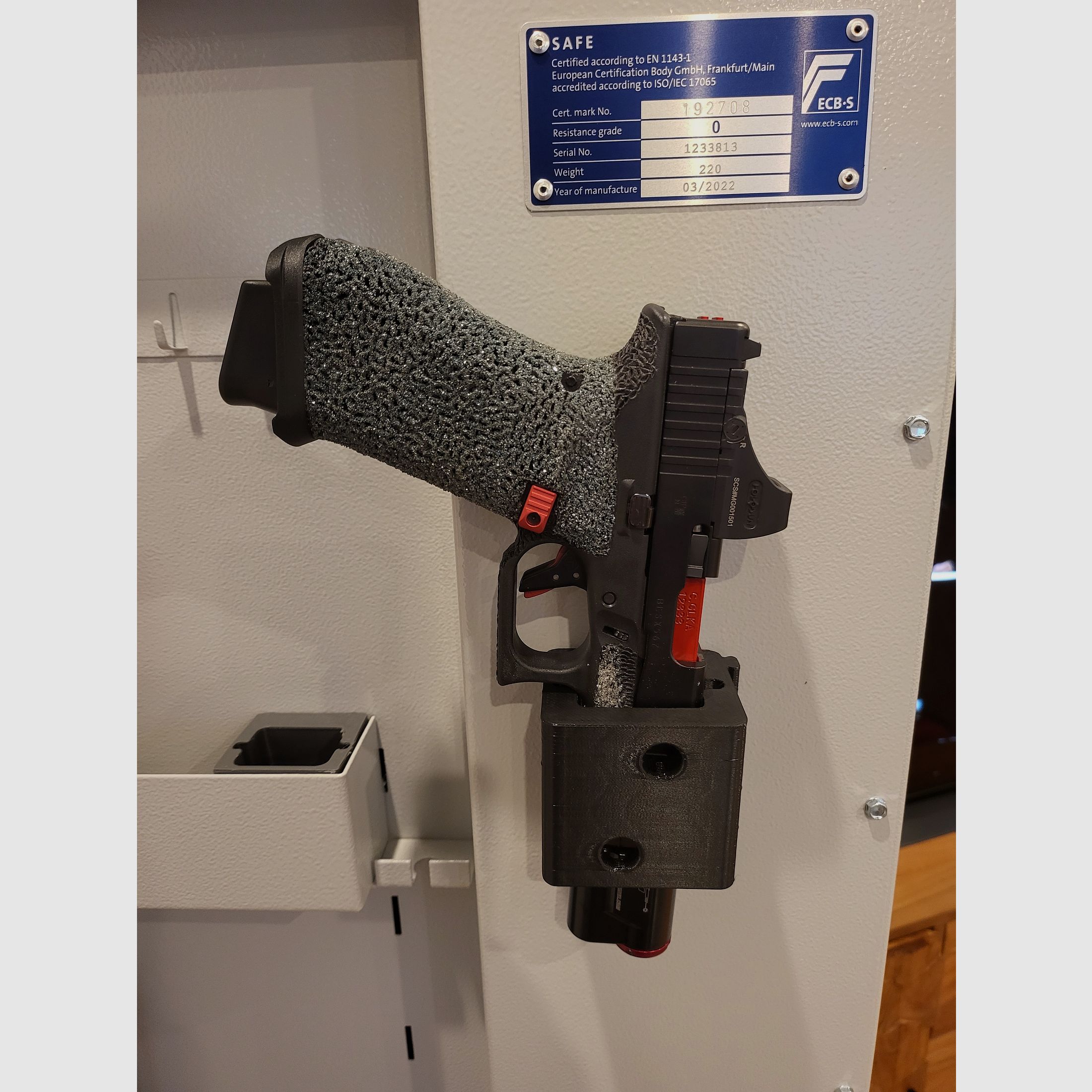Pistol SHORT WEAPON Holder universal gun cabinet organizer magnet non-slip, image 1 of 9