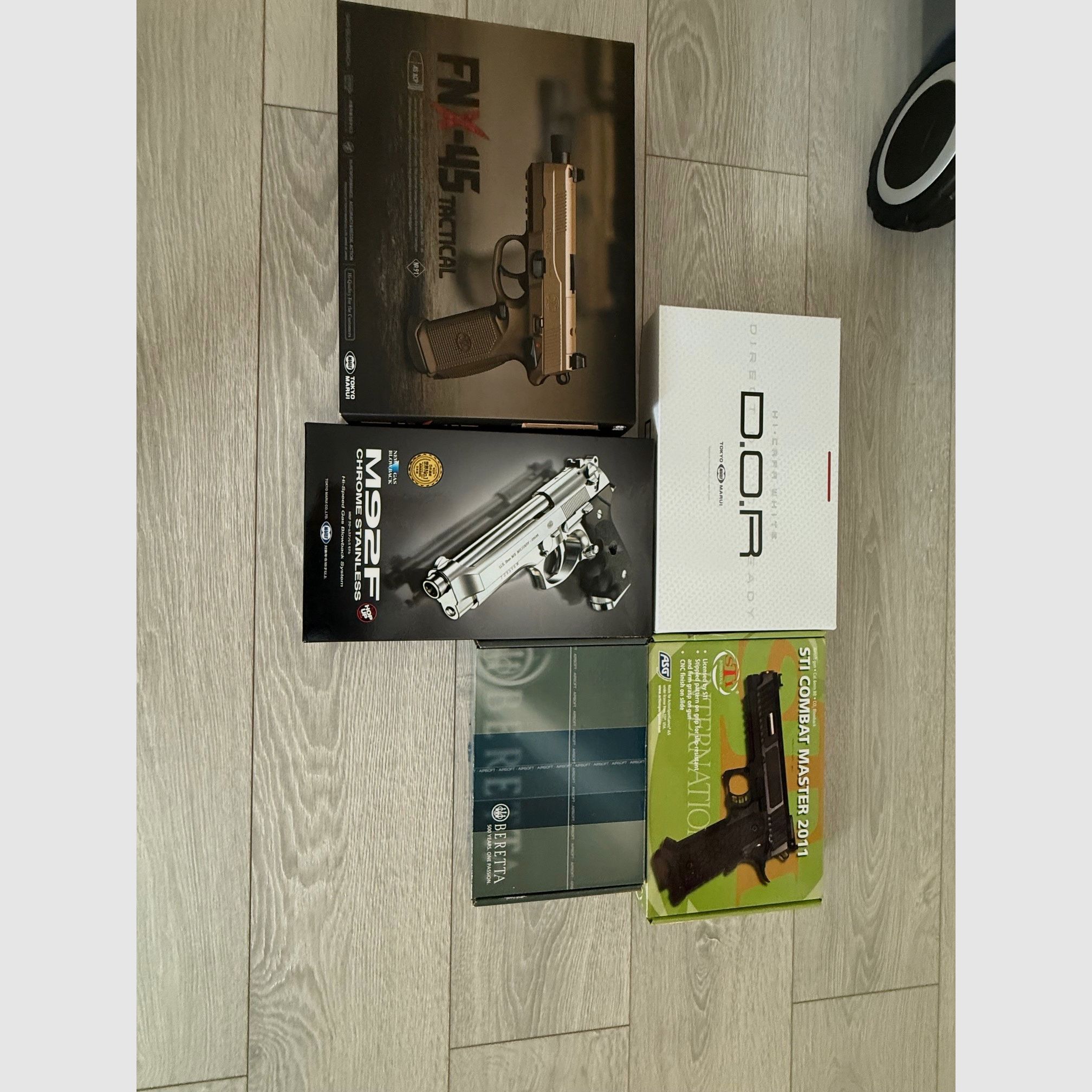 Airsoft Sammlung komplett zu Verkaufen, 6 Gewehre & 5 Pistolen sowie Zubehör ohne Ende        ALLES KOMPLETT NEU
