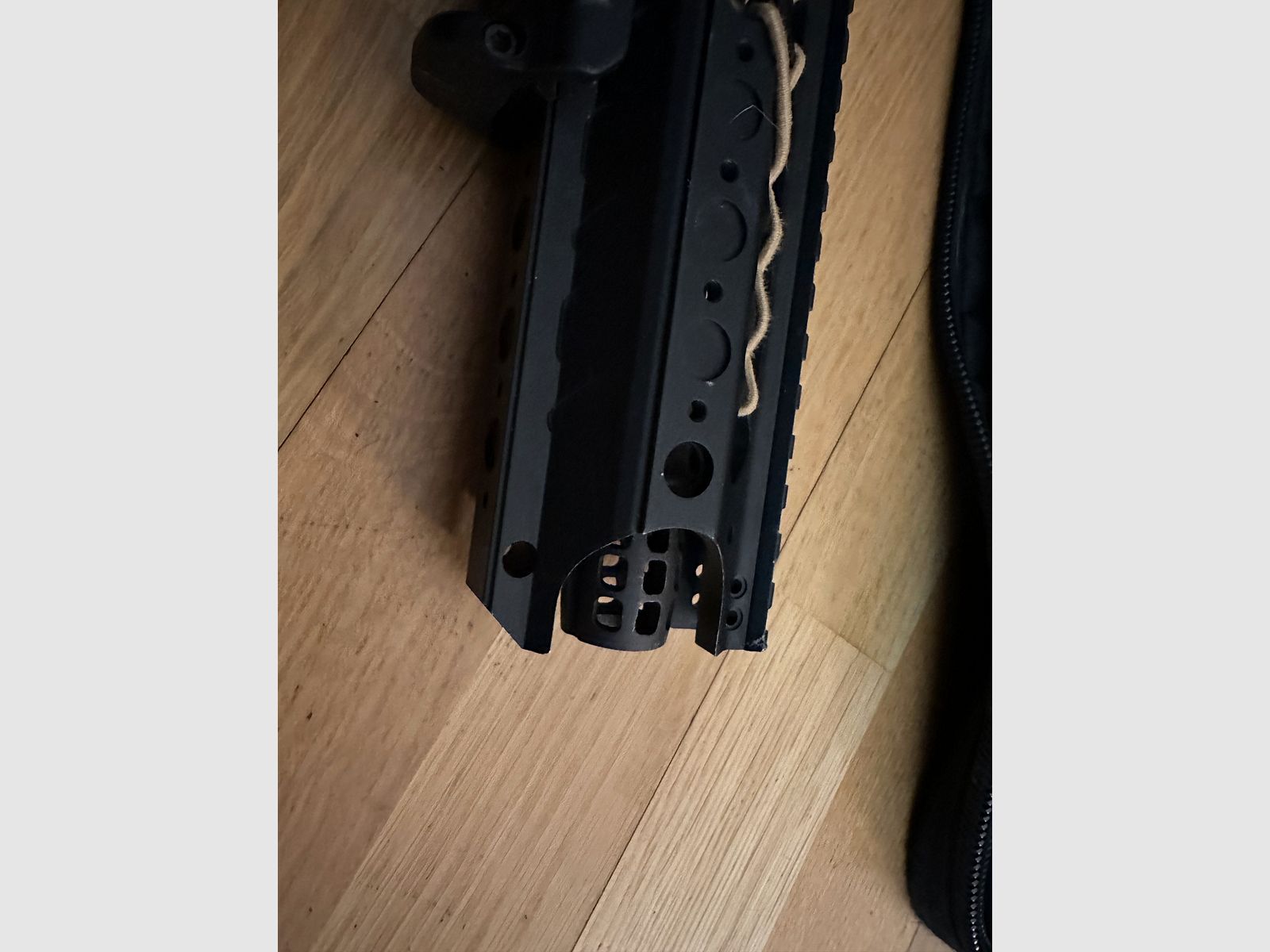 Krytac LVOA mit Magazinen, Tasche und Griff