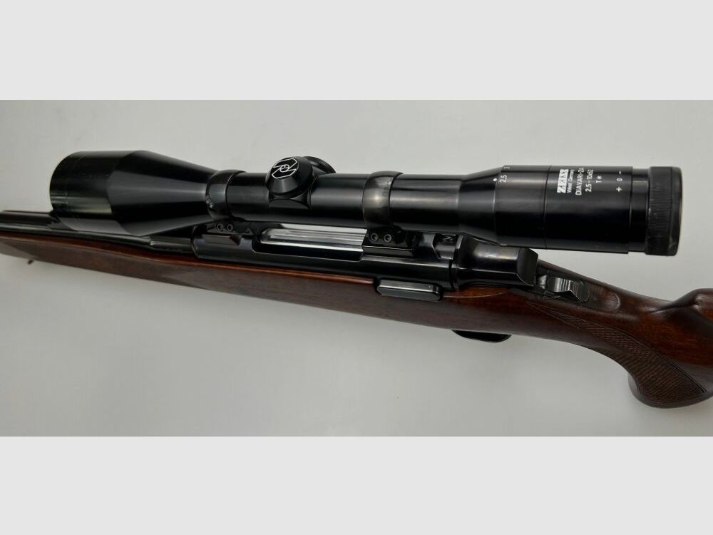 Browning Repetierbüchse