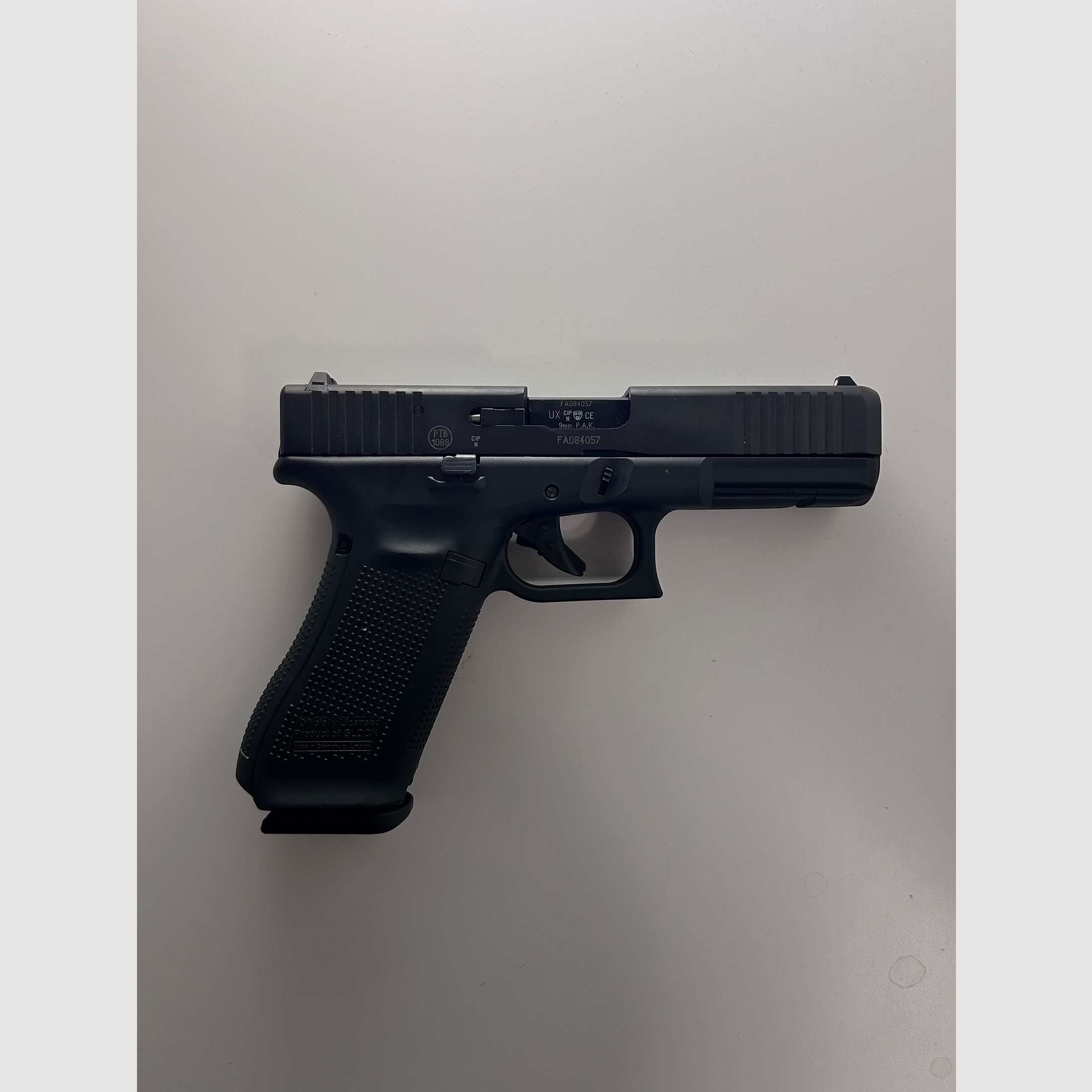 Blank firing gun Glock 17 Gen5 SV (steel closure)